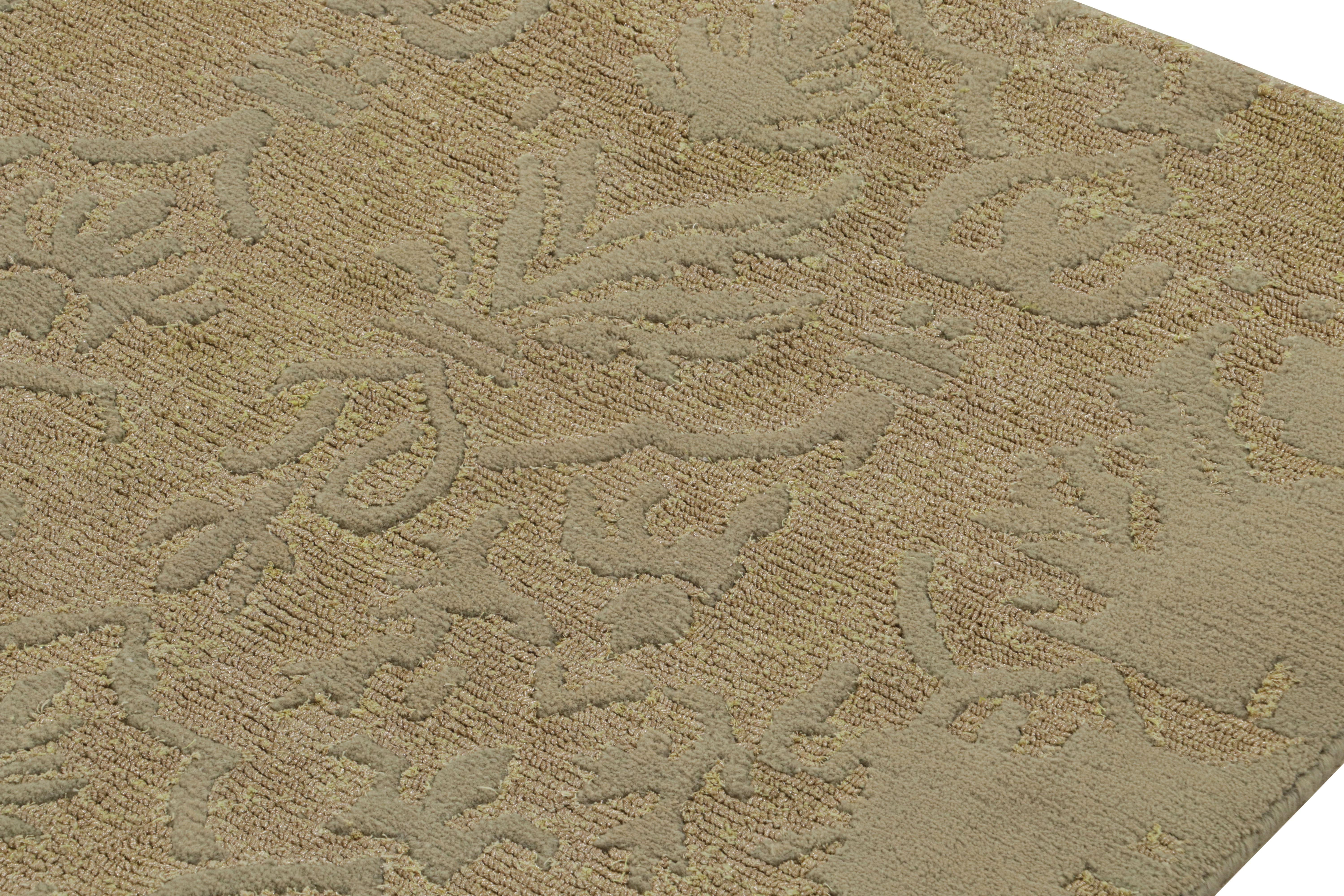 Europäischer Teppich von Rug & Kilim in Gold mit Spalieren und Blumenmustern (Handgeknüpft) im Angebot