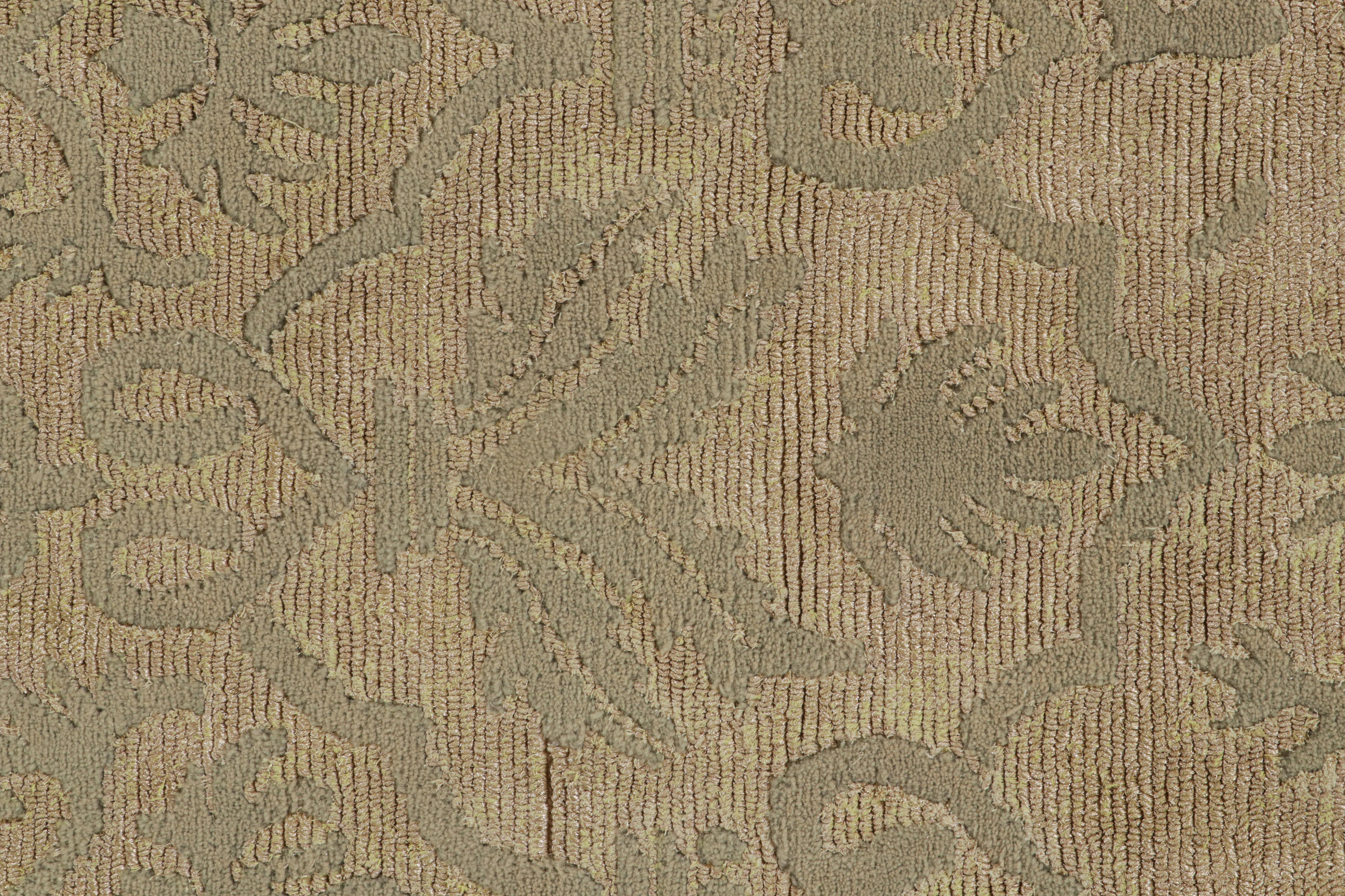 Rug & Kilim: Tappeto in stile europeo in oro con tralicci e motivi floreali In condizioni Nuovo in vendita a Long Island City, NY