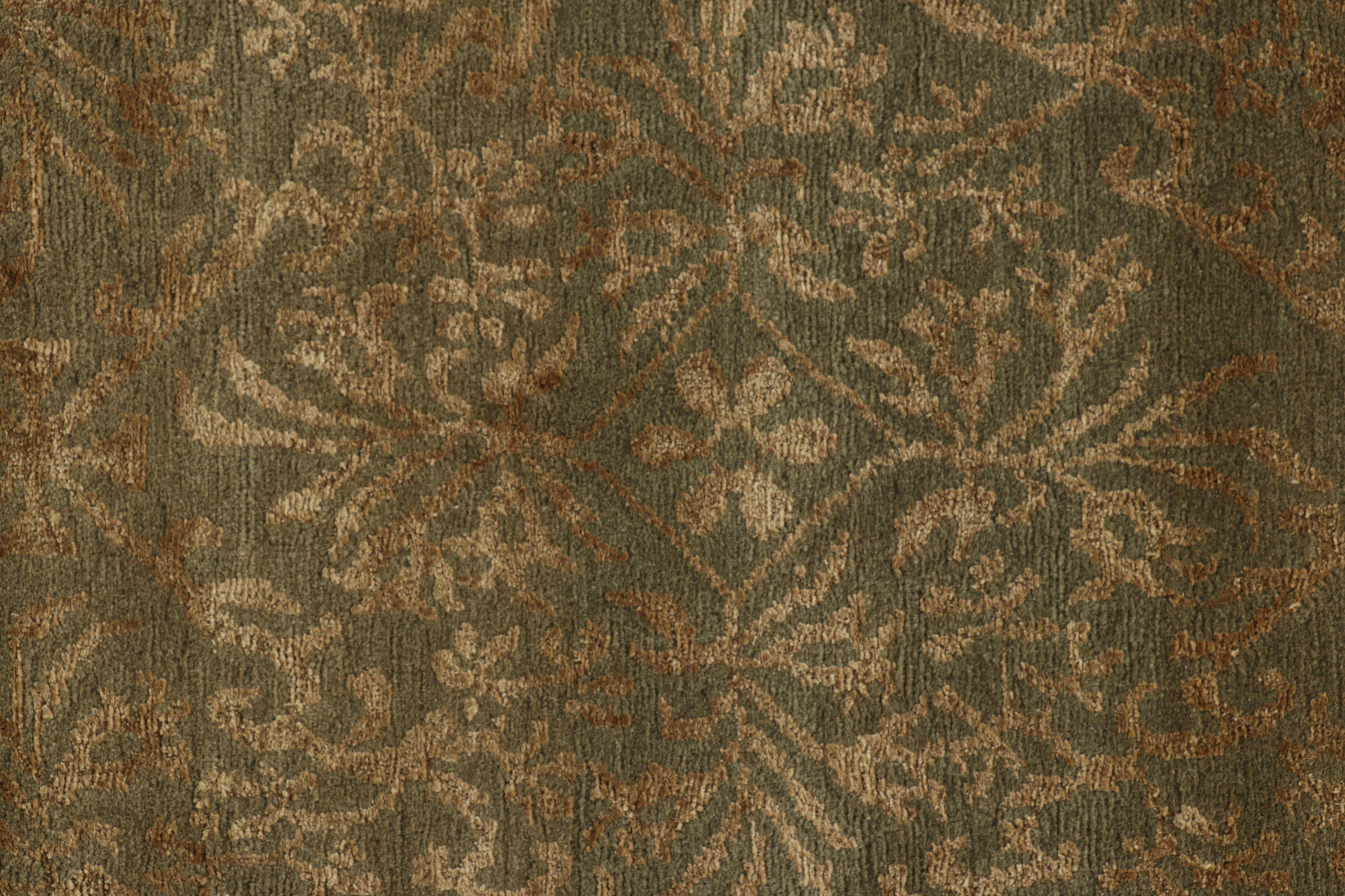 Rug & Kilim’s European Style Rug in Brown and Gold Florals “Cordoba” In New Condition For Sale In Long Island City, NY
