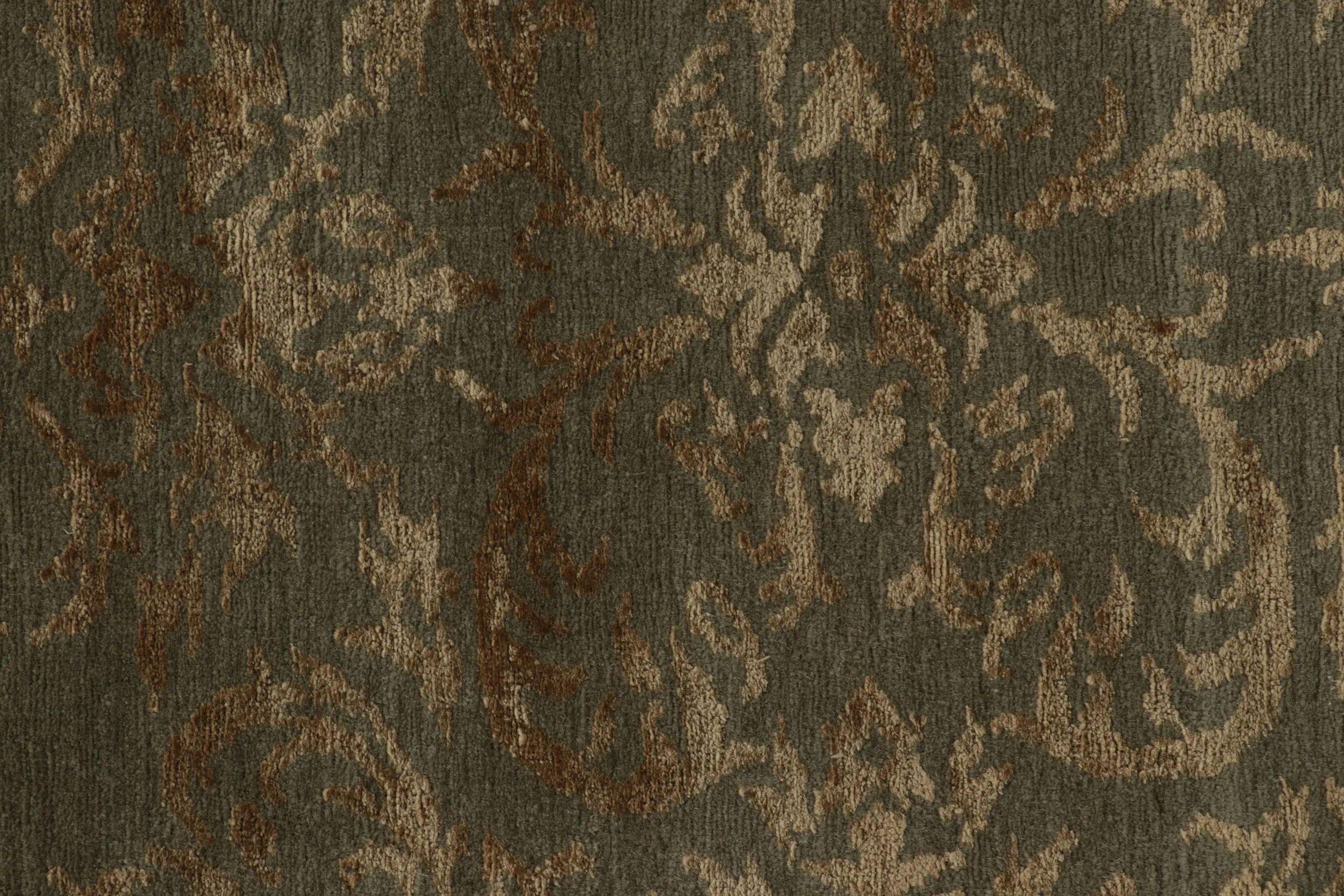 Rug & Kilim's Teppich im europäischen Stil in Grün mit arabesken Mustern in Beige-Braun im Angebot 3