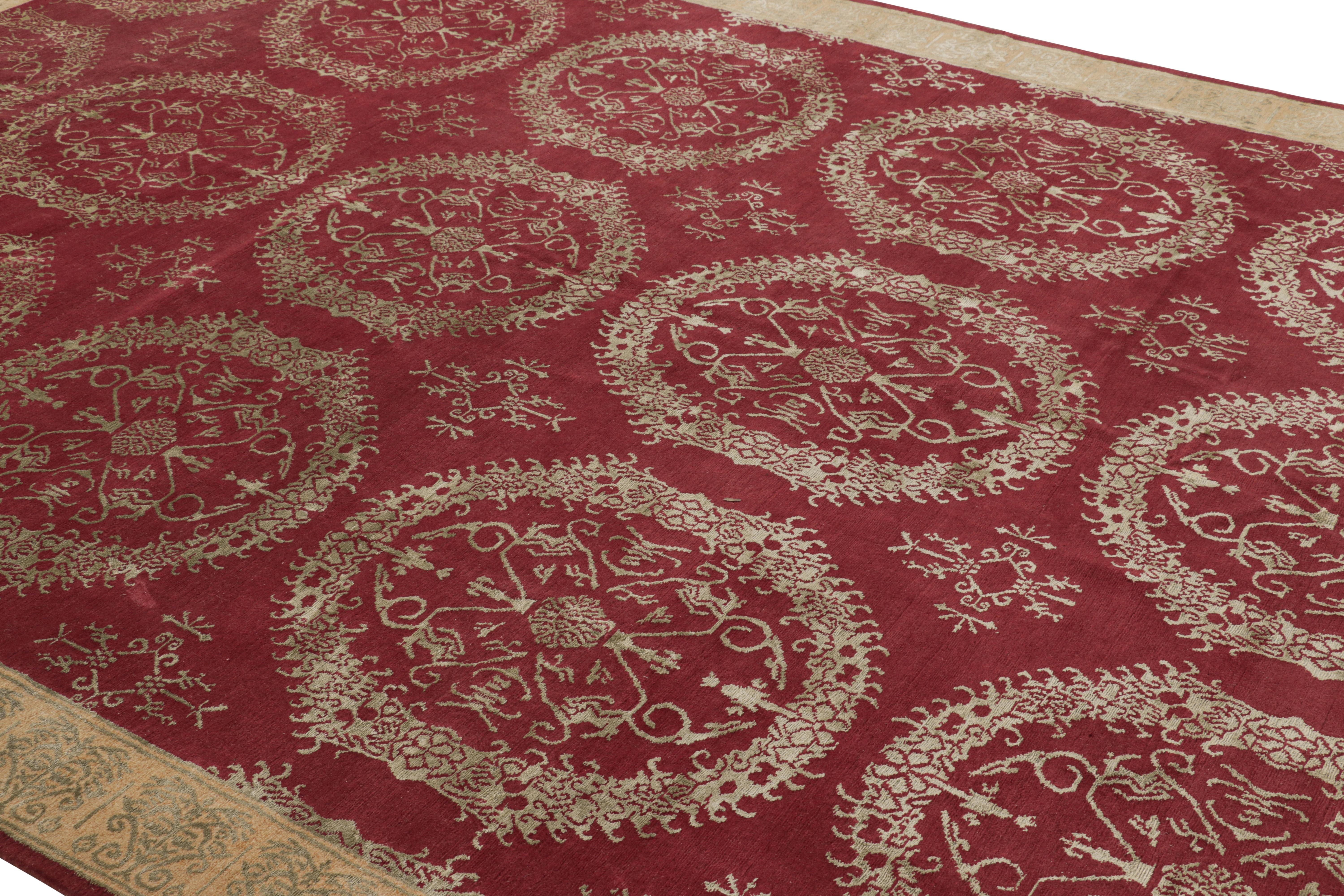 Noué à la main en laine et en soie avec notre luxueux velours népalais, ce tapis moderne 9x13 de la collection de tapis européens de Rug & Kilim s'intitule 