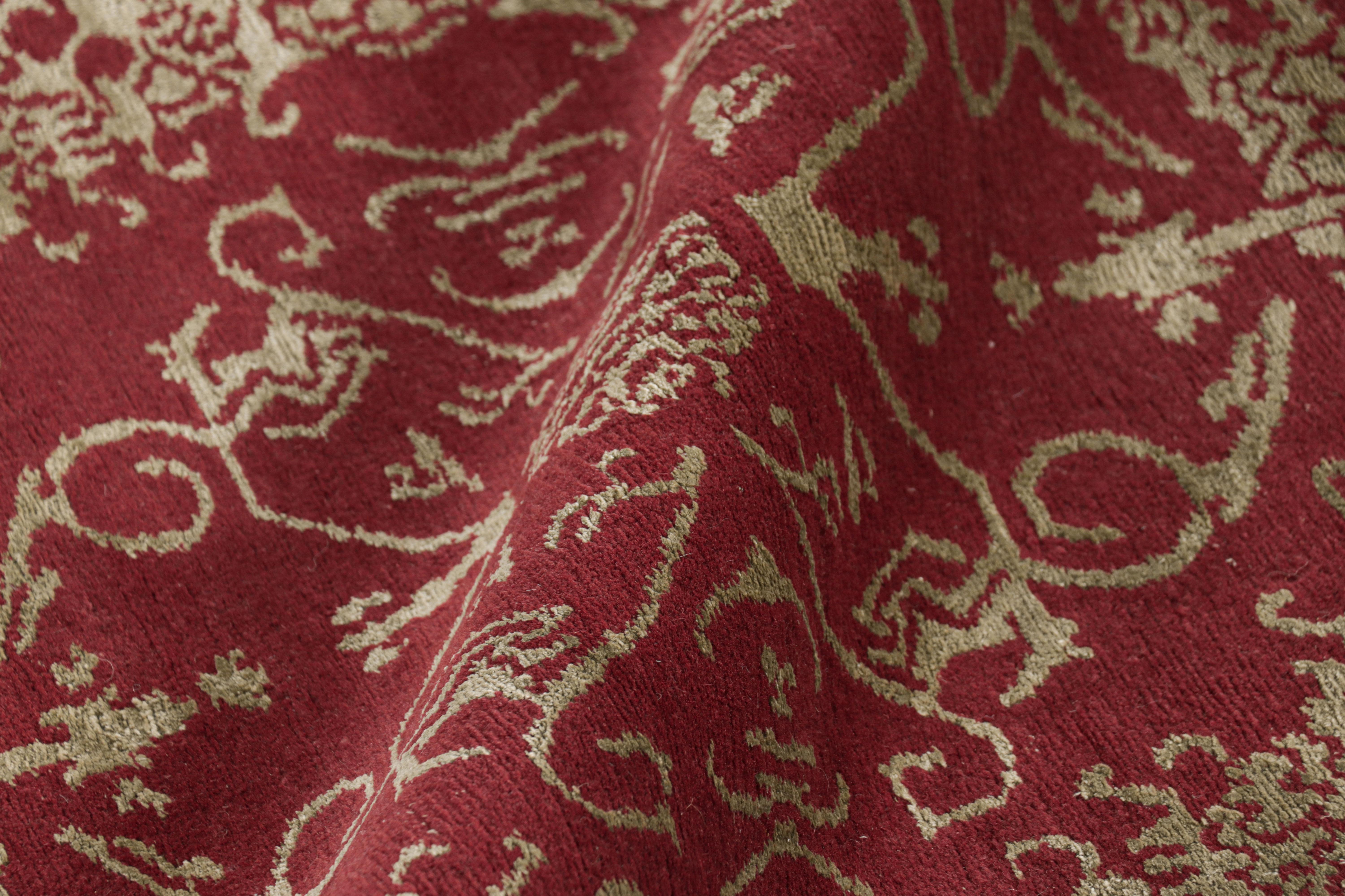 Laine Rug & Kilim's European Style Rug in Red with Floral Medallions Catana (tapis de style européen en rouge avec médaillons floraux) en vente