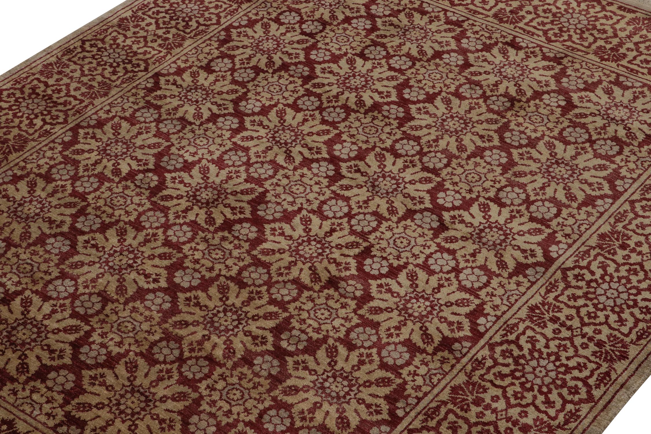Rug & Kilim's Teppich im europäischen Stil mit kastanienbraunem und goldenem Blumenmuster (Handgeknüpft) im Angebot