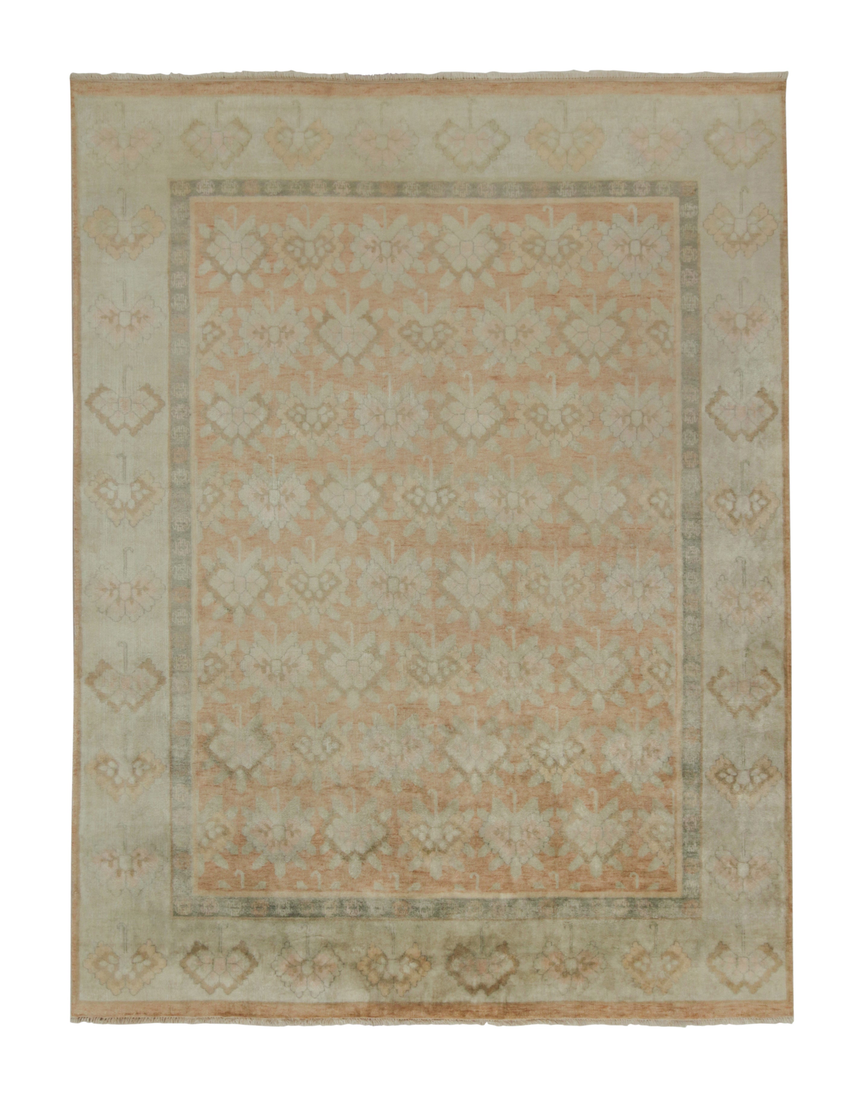 Tapis de style européen de Rug & Kilim avec motif floral orange, bleu et rose en vente