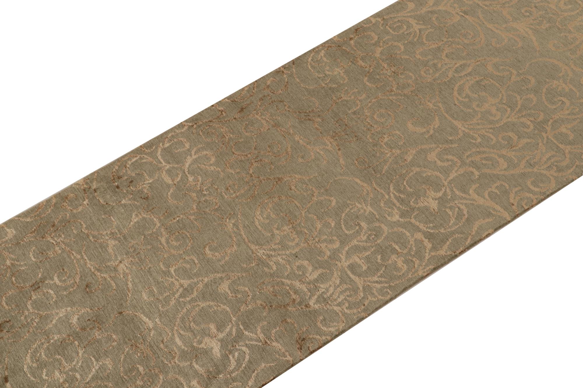 This contemporary 3x18 runner is a new addition to the European Collection by Rug & Kilim. 

On the Design: 

Hand-knotted in wool and silk, this rug is named “Damask” for its inspiration from the English craft style. Its design is an all over