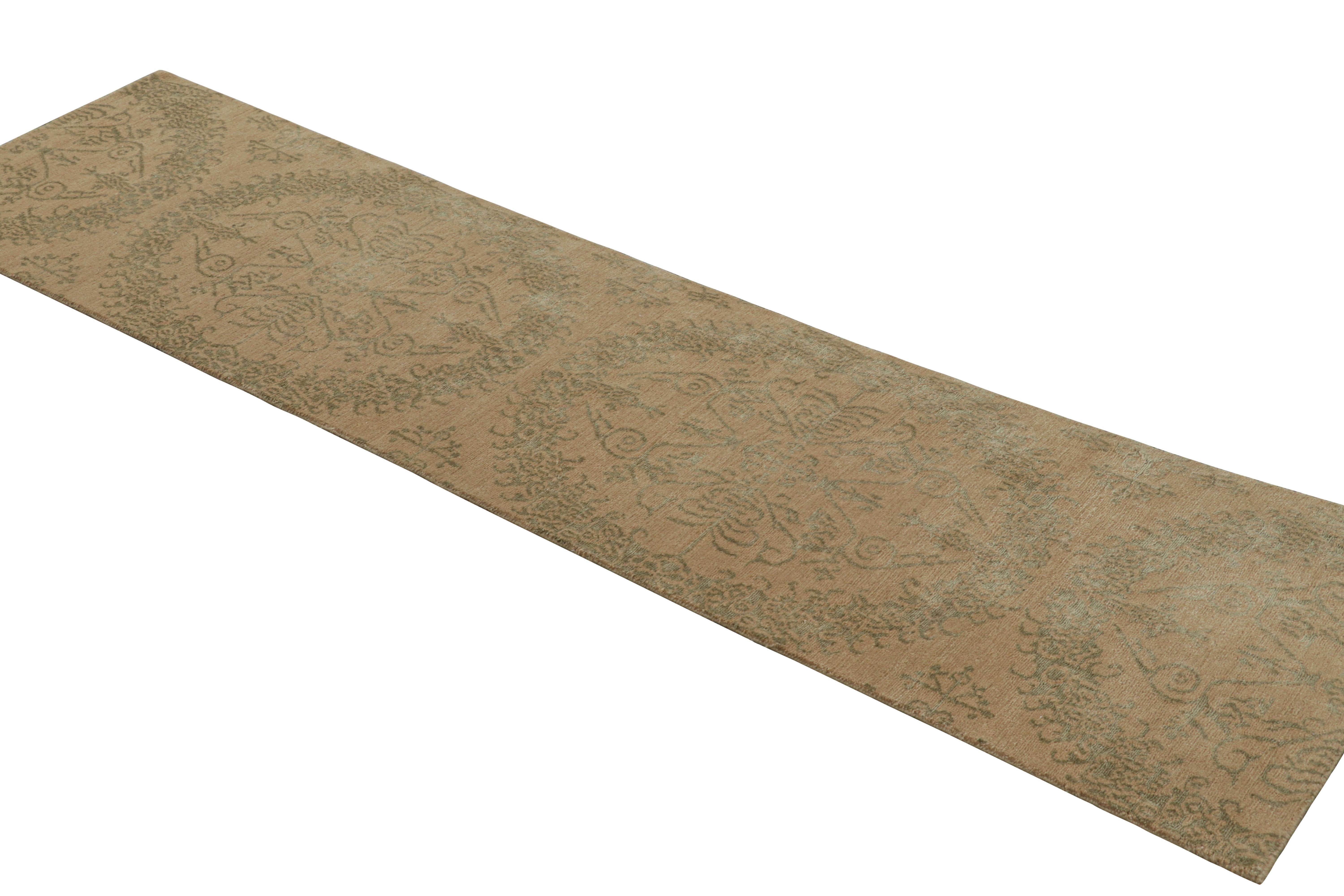 Rug & Kilim’s European Style Runner Rug in Gold with Floral Medallions “Catana” In New Condition For Sale In Long Island City, NY