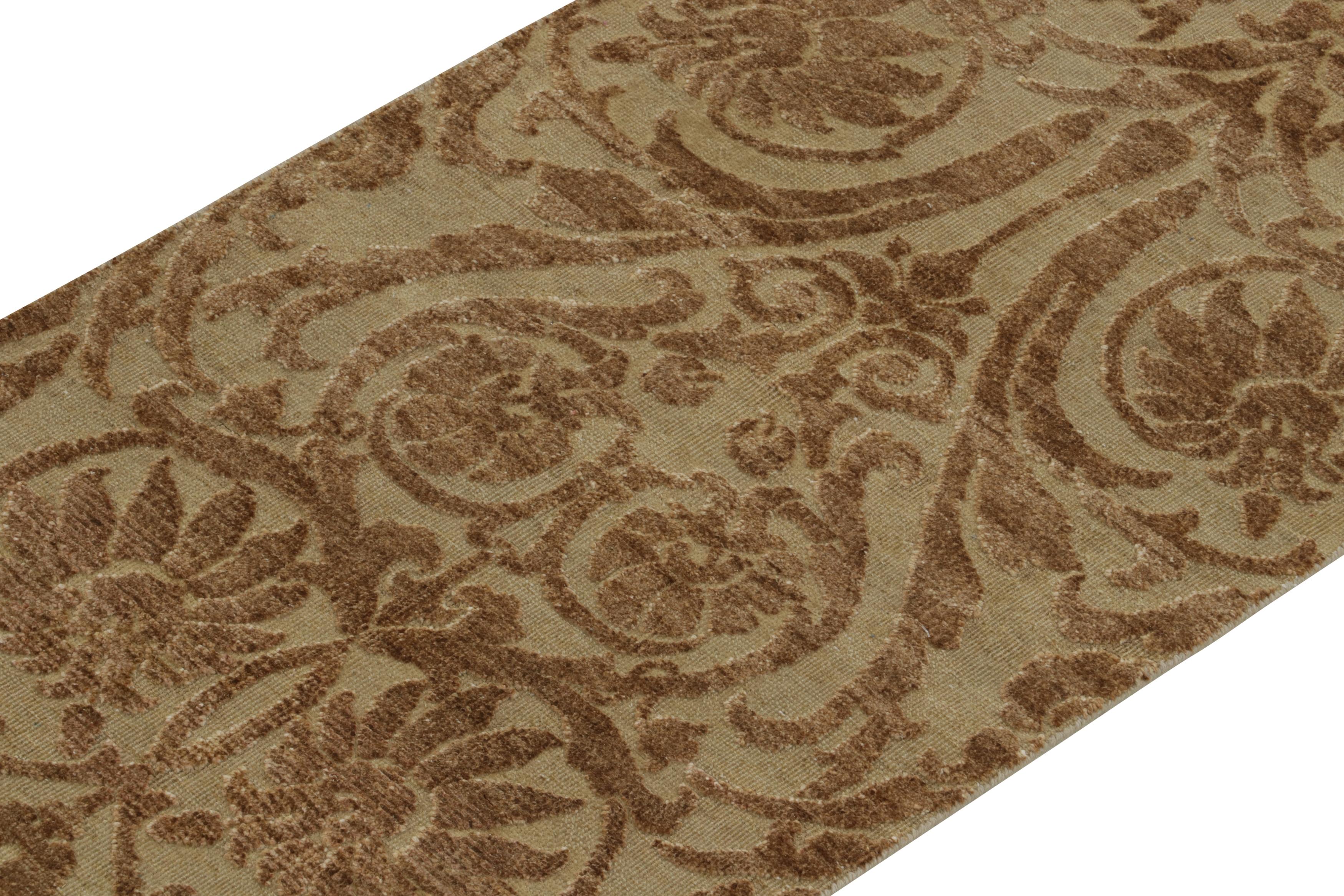Noué à la main Tapis & Kilim's European Style Twin Runners in Beige with Brown Floral Patterns (Chemins de table de style européen en beige avec motifs floraux bruns) en vente