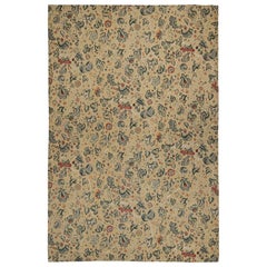 Tapis & Kilim's European Tudor Style Flatweave en beige avec motif floral sarcelle