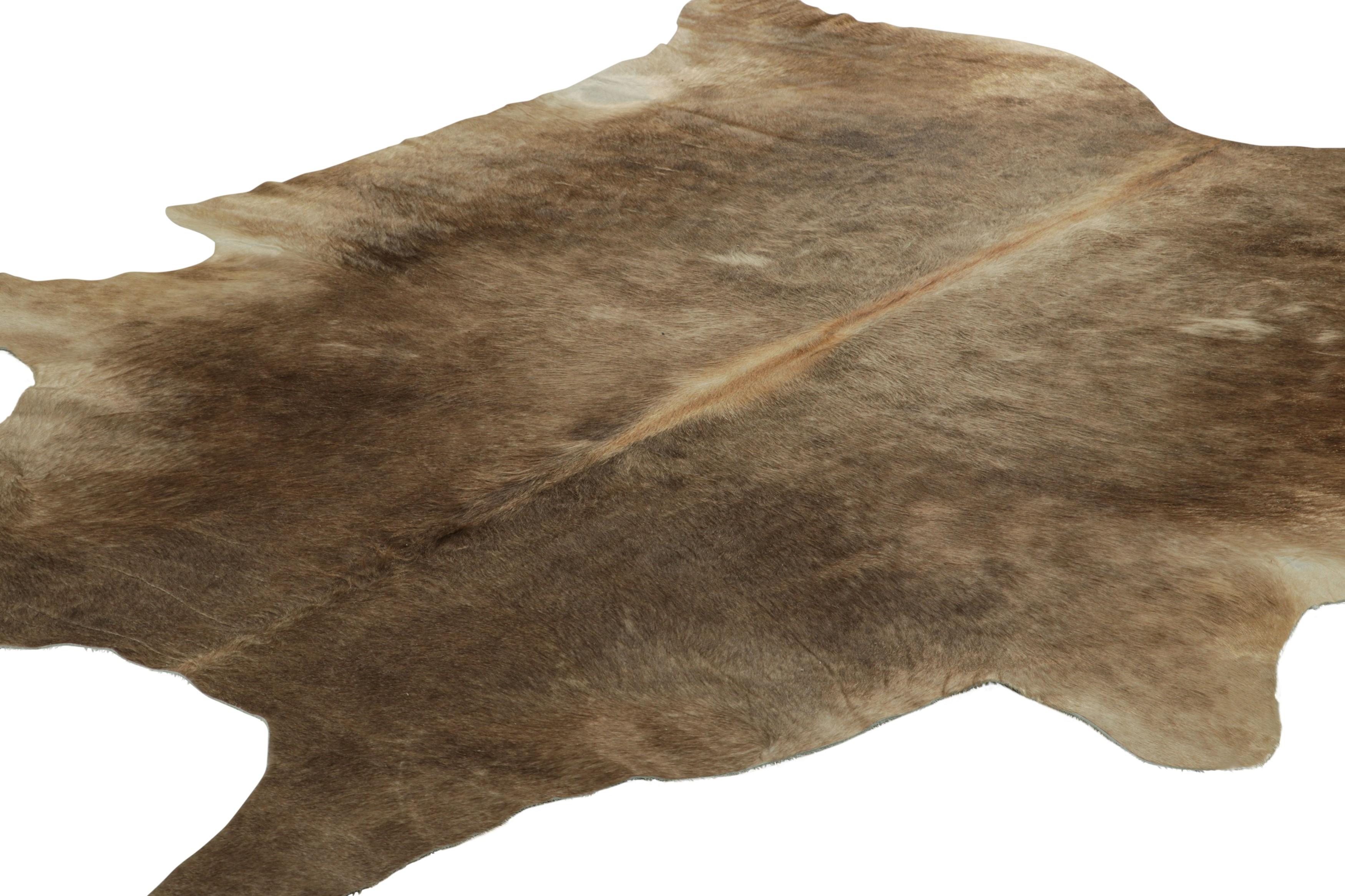 Brazilian Rug & Kilim’s Extra Large Cowhide Rug in Brown and White Tones For Sale