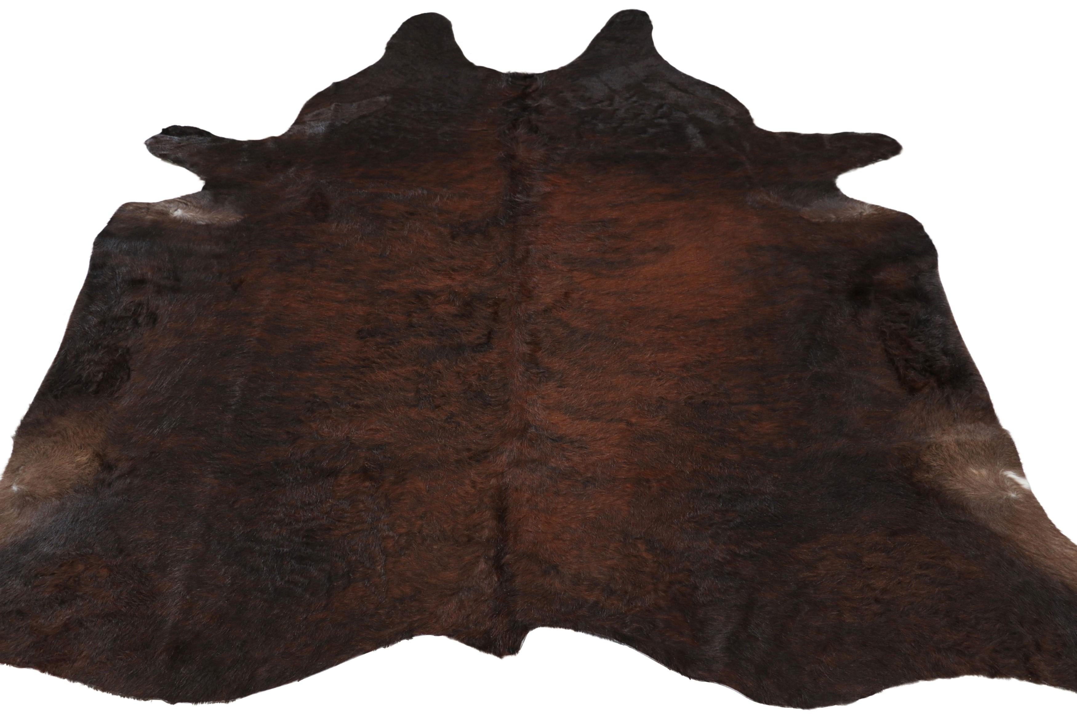Alfombra de piel de vaca extragrande de Rug & Kilim en tonos marrón oscuro Anudado a mano en venta
