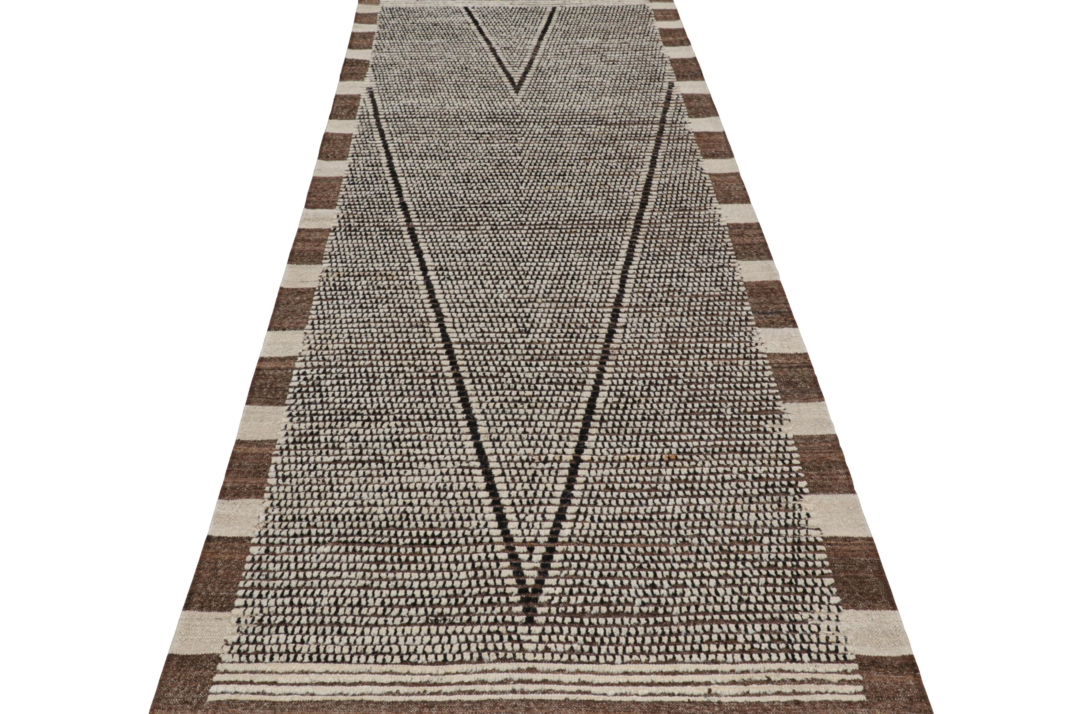 Rug & Kilim’s Extra-Long Runner Rug in Beige-Brown with Stripes and Striae In New Condition For Sale In Long Island City, NY