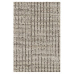 Rug & Kilim è un tappeto runner Kilim extra-lungo con strisce testuali e striature bianche.