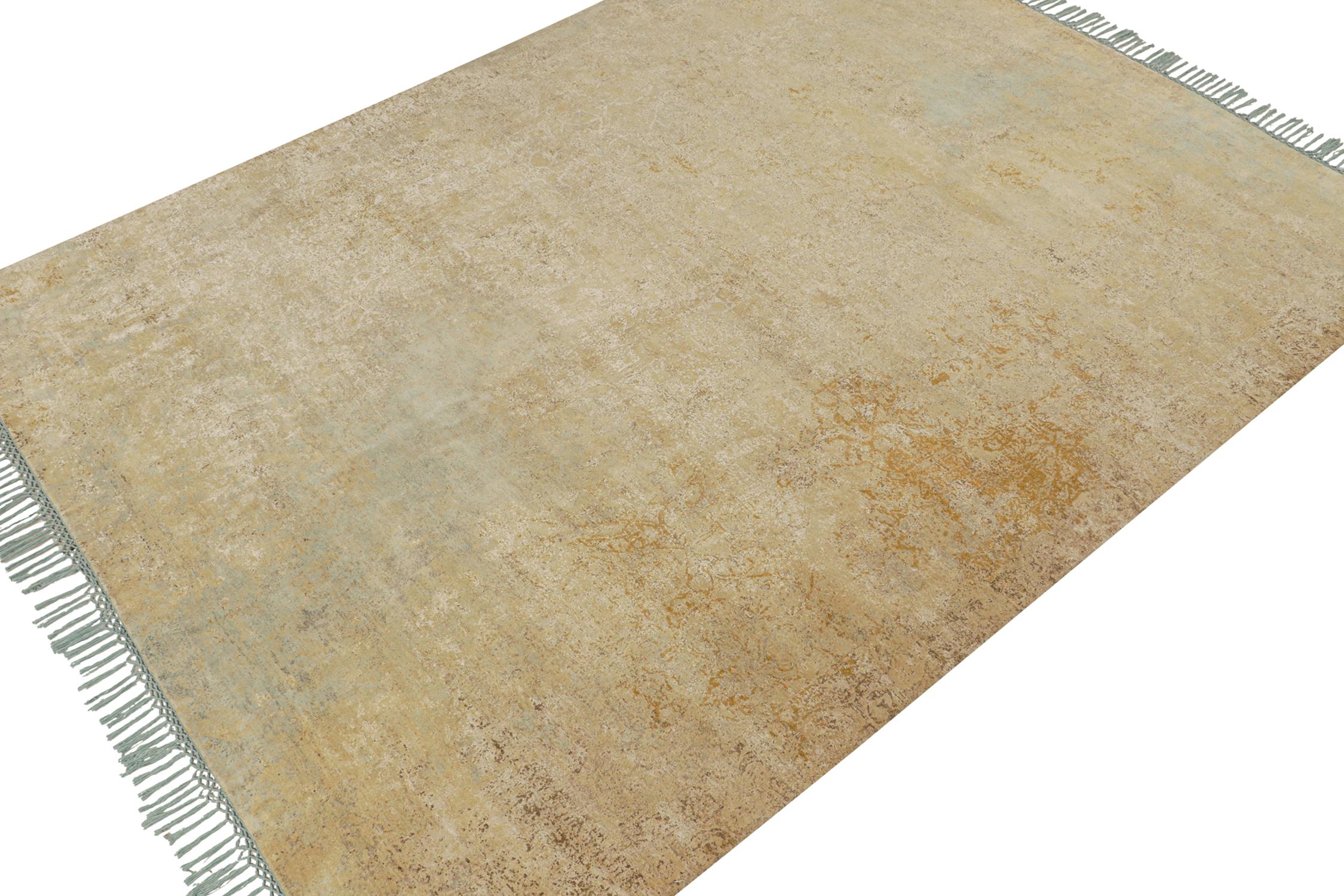 Rug & Kilim's Farahan style Transitional Rug in Gold und Blau All Over Pattern (Indisch) im Angebot