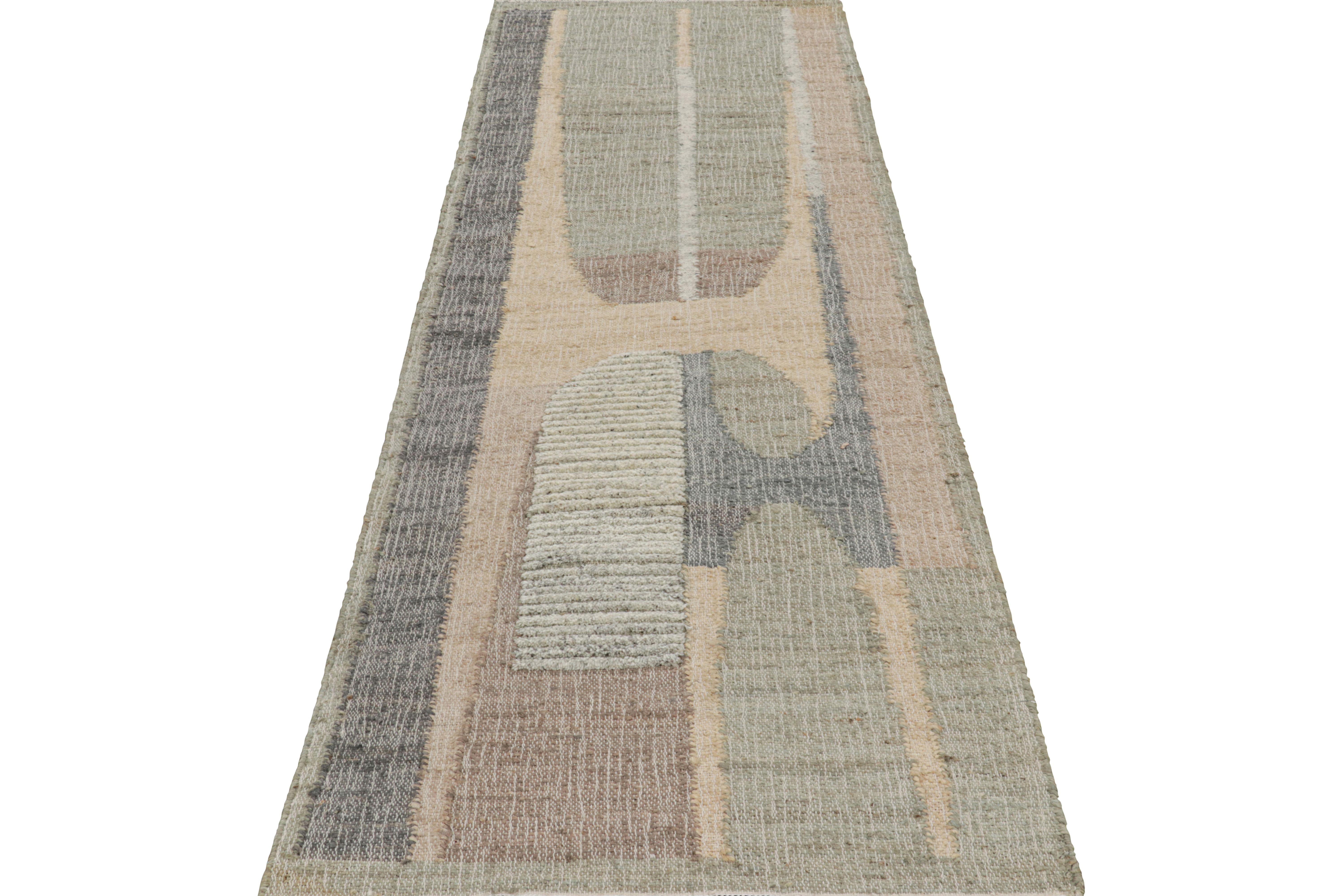 Flachgewebe-Läufer von Rug & Kilim in Beige und Grau mit geometrischen Mustern (Indisch) im Angebot