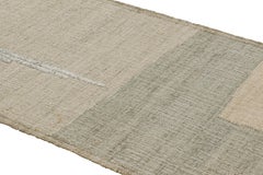 Flachgewebe-Läufer von Rug & Kilim mit geometrischen Mustern in Beige und Grau