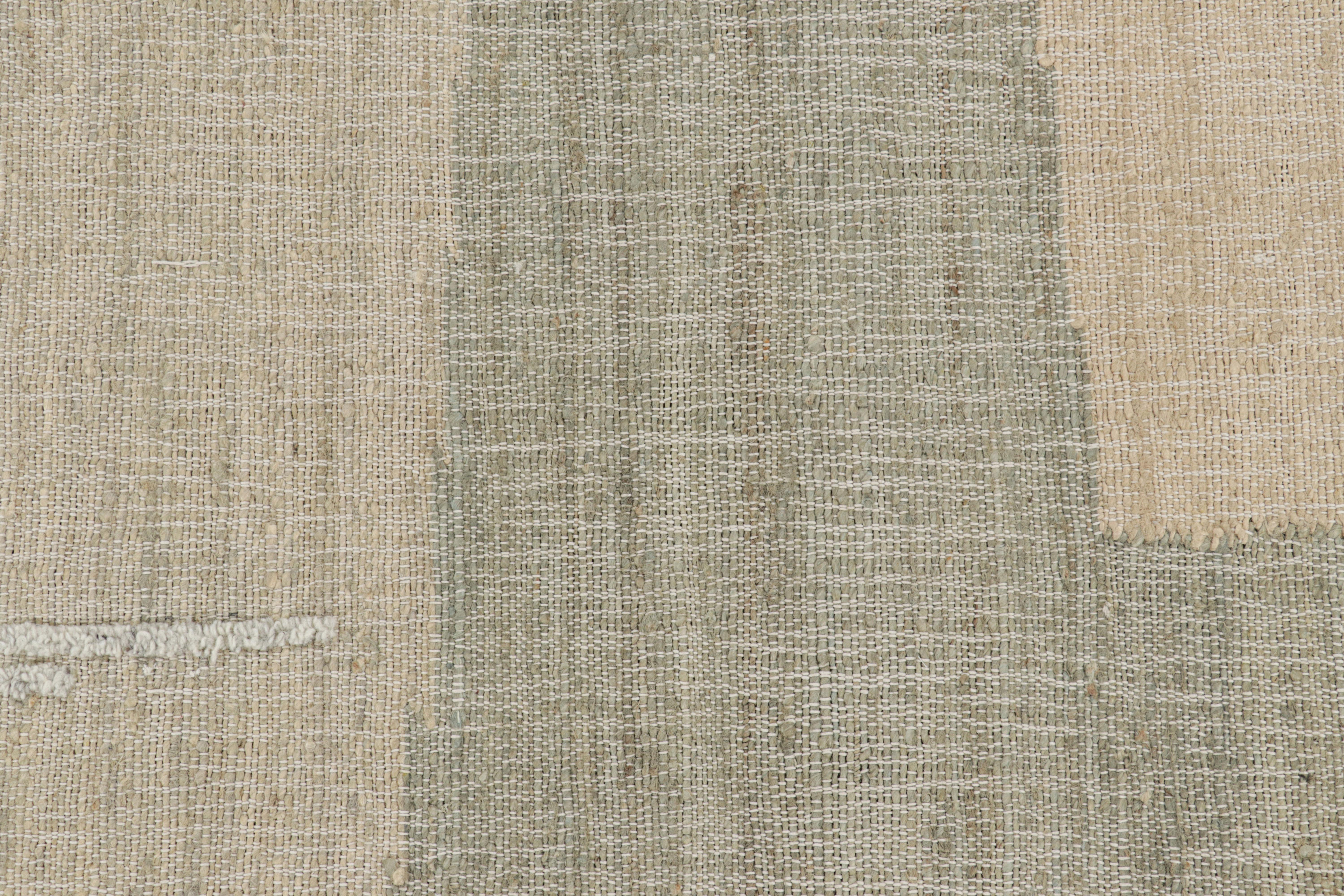Rug & Kilim: runner a trama piatta con motivi geometrici beige e grigi In condizioni Nuovo in vendita a Long Island City, NY