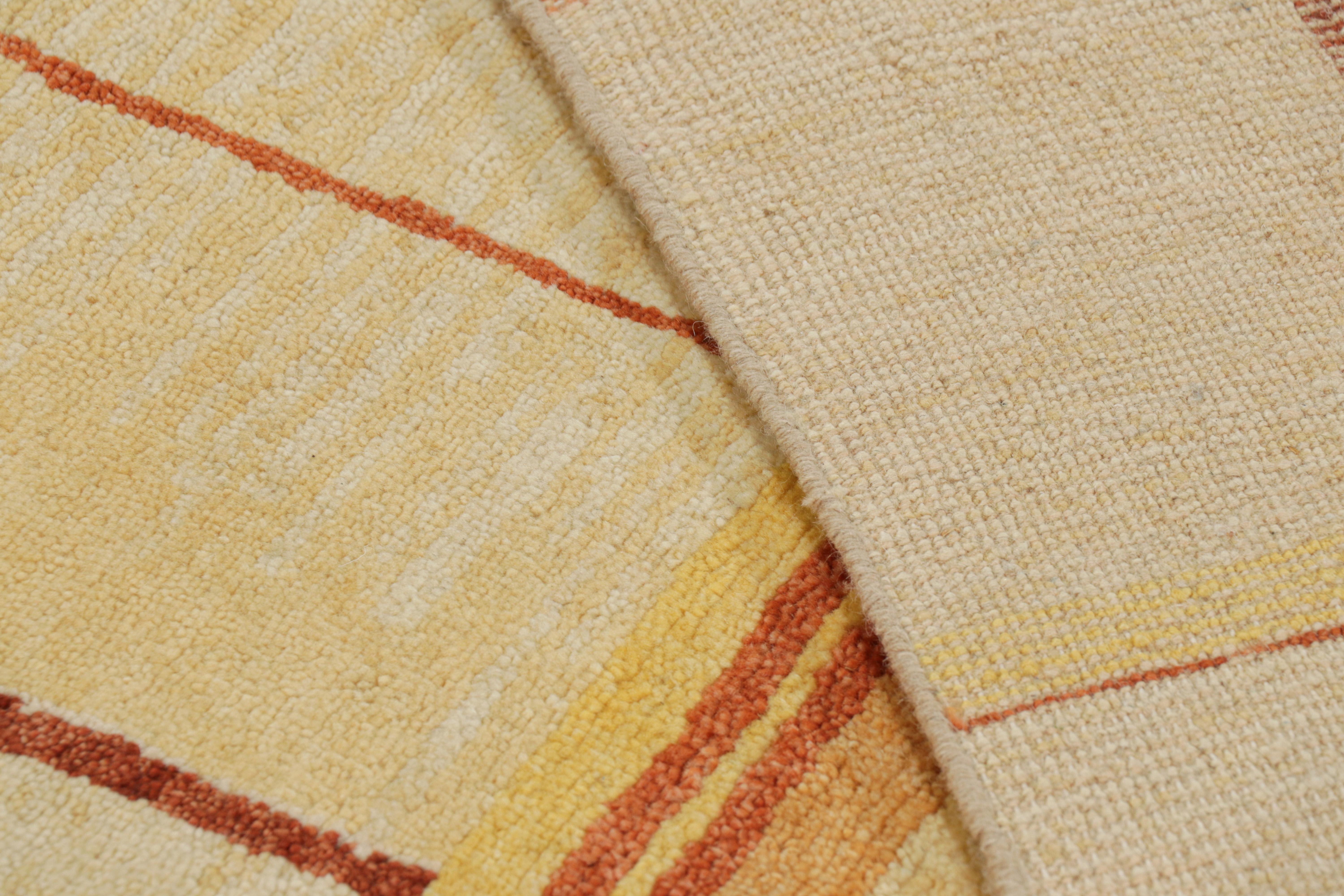 Rug & Kilims französischer Art-Déco-Teppich mit lebhaften geometrischen Mustern (21. Jahrhundert und zeitgenössisch) im Angebot