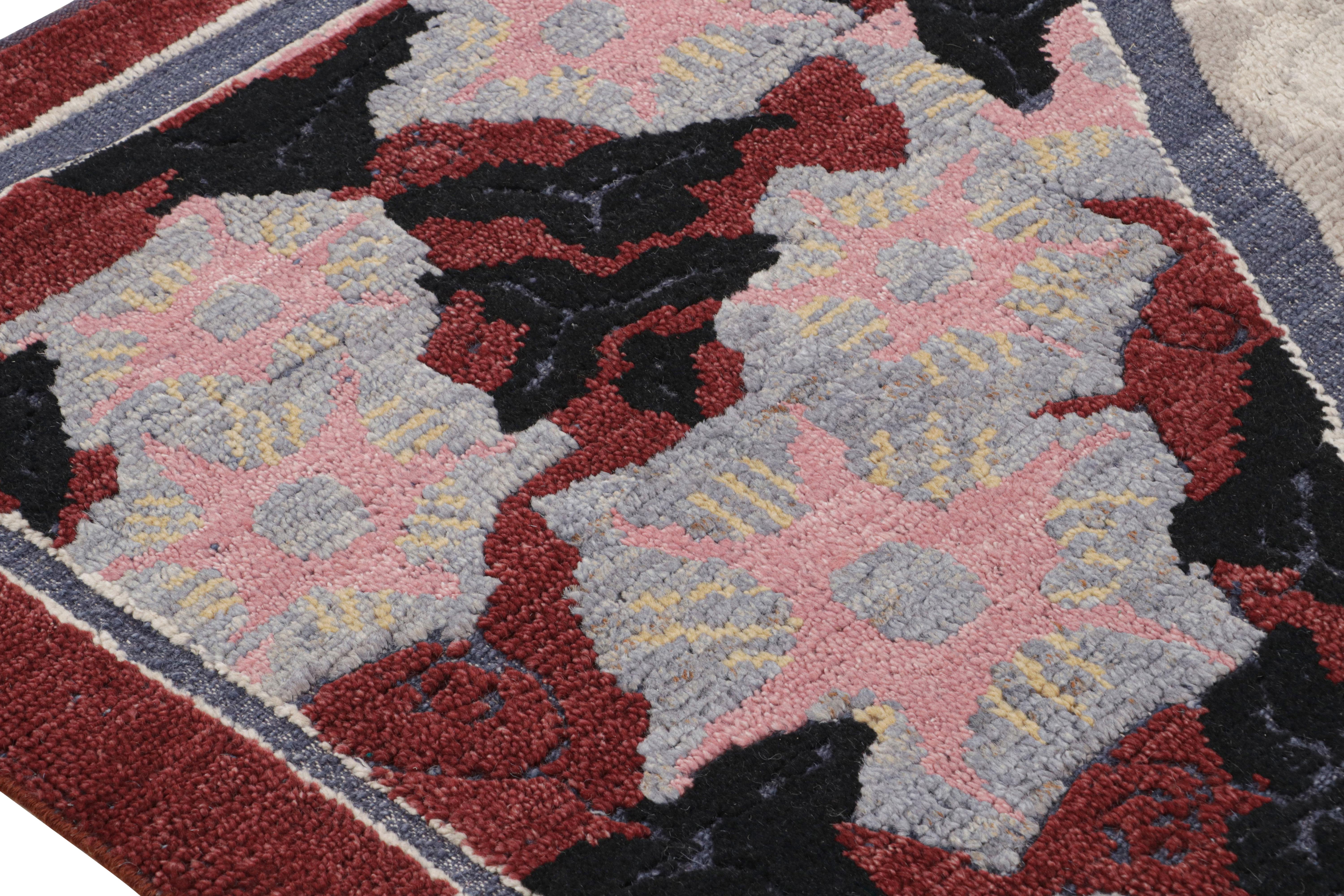 Rug & Kilim's Französischer Art Deco Teppich mit Beige und Roten Geometrischen Mustern  (21. Jahrhundert und zeitgenössisch) im Angebot