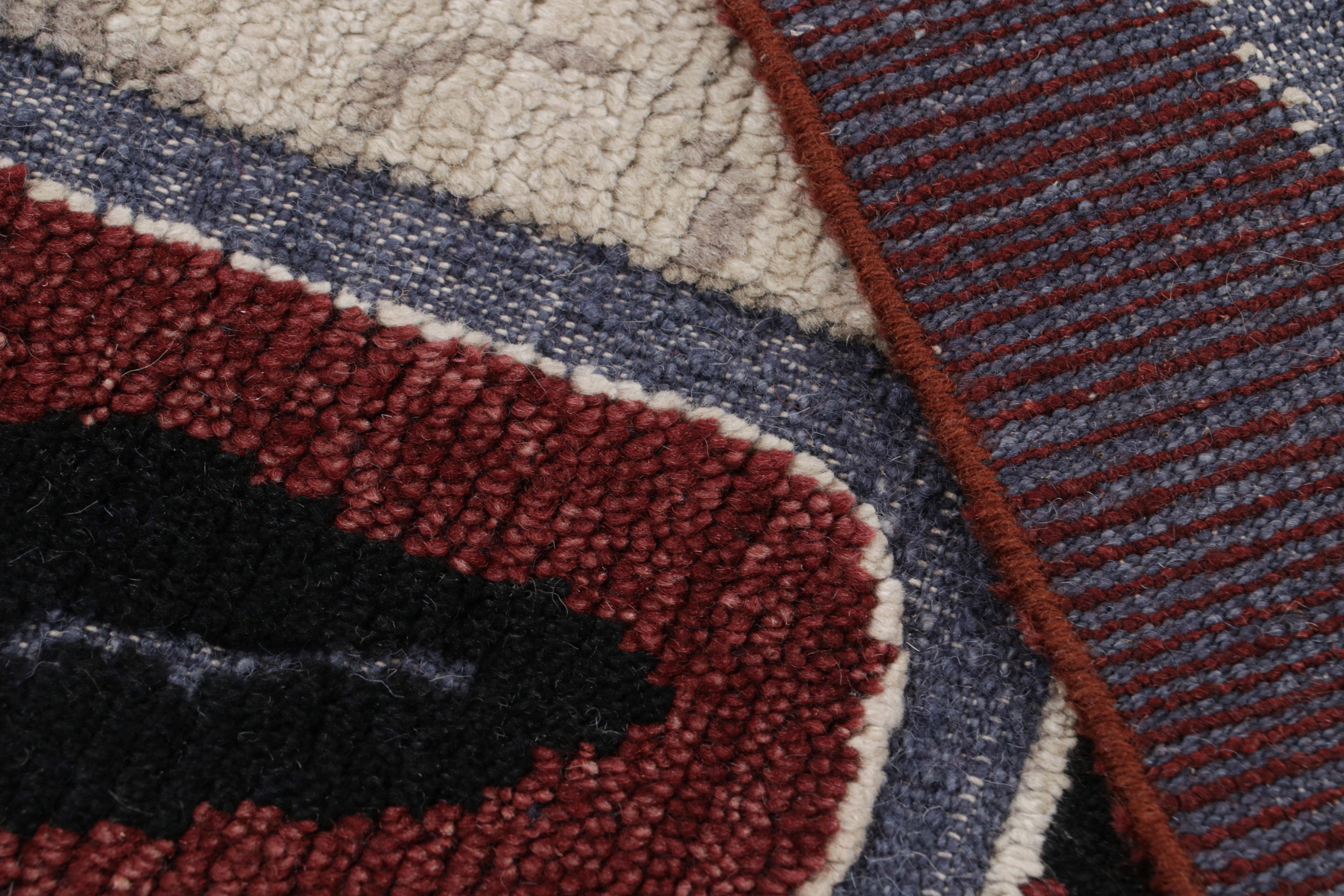 Rug & Kilim's Französischer Art Deco Teppich mit Beige und Roten Geometrischen Mustern  (Wolle) im Angebot