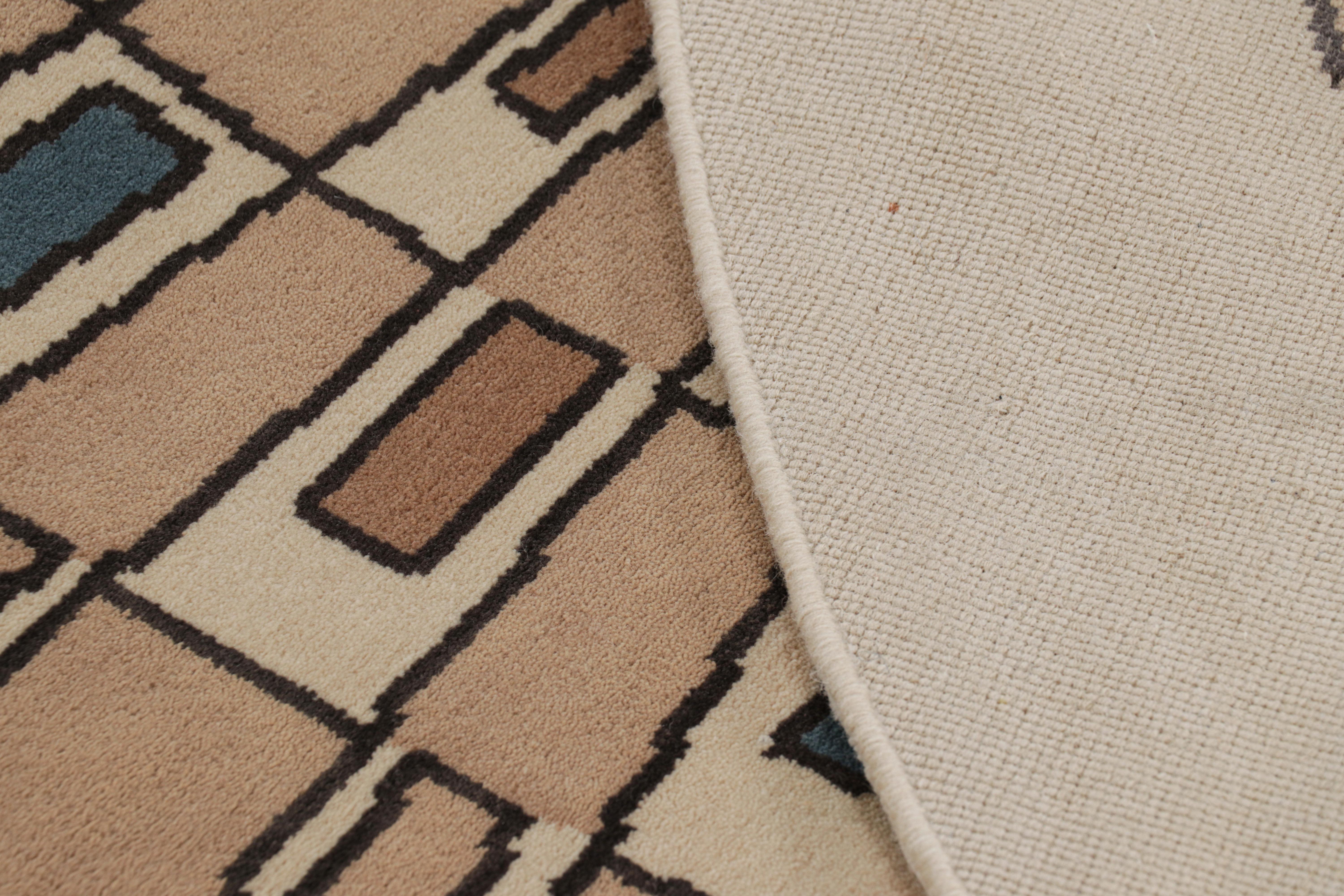 XXI secolo e contemporaneo Rug & Kilim è un tappeto a cerchio in stile Art Deco francese di colore beige con motivi geometrici in vendita