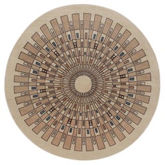 Rug & Kilim's French Art Deco Style Circle Rug in Beige with Geometric Patterns (tapis circulaire beige à motifs géométriques)