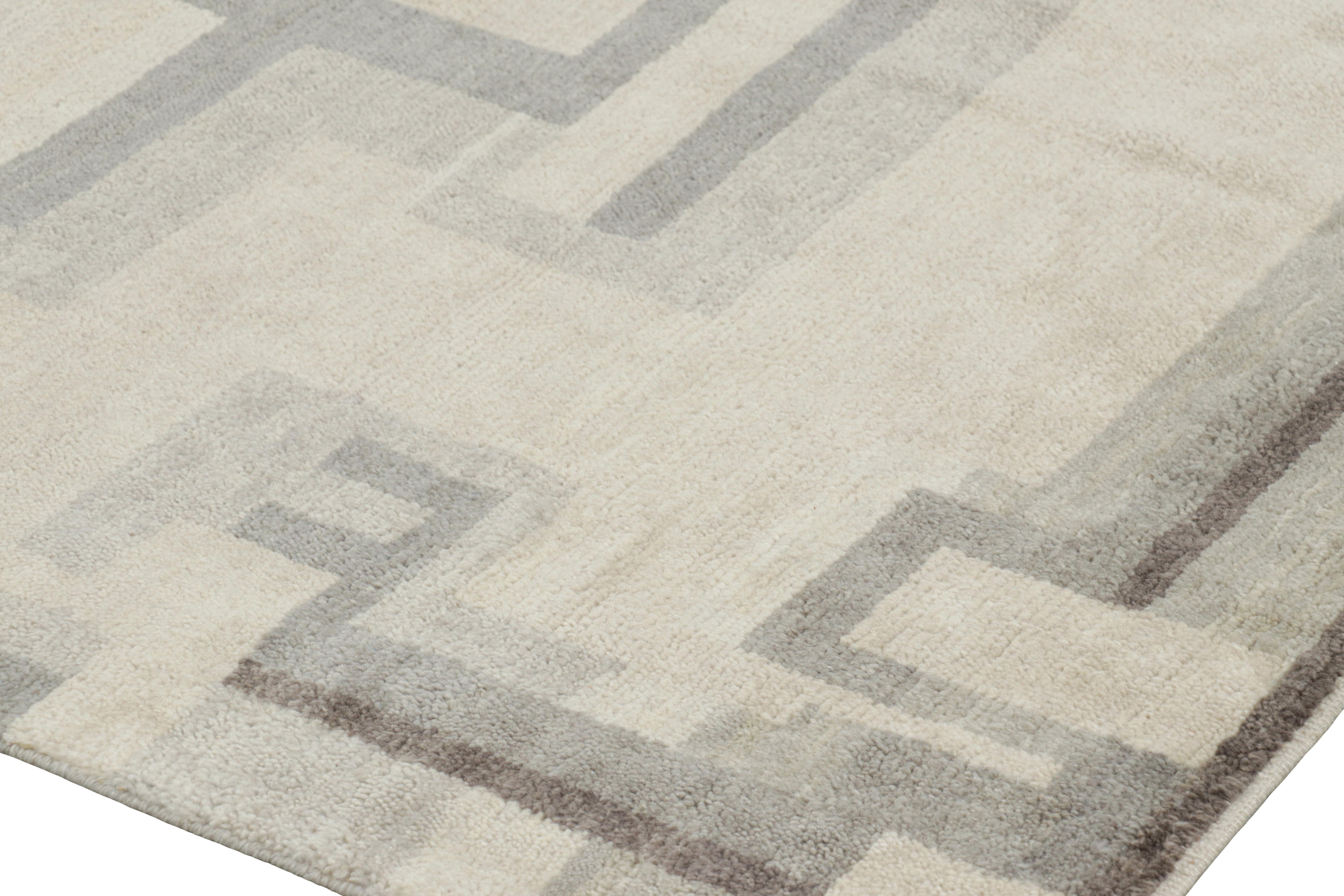 Rug & Kilim's French Art Deco Style Custom Rug Design mit geometrischen Mustern im Zustand „Neu“ im Angebot in Long Island City, NY
