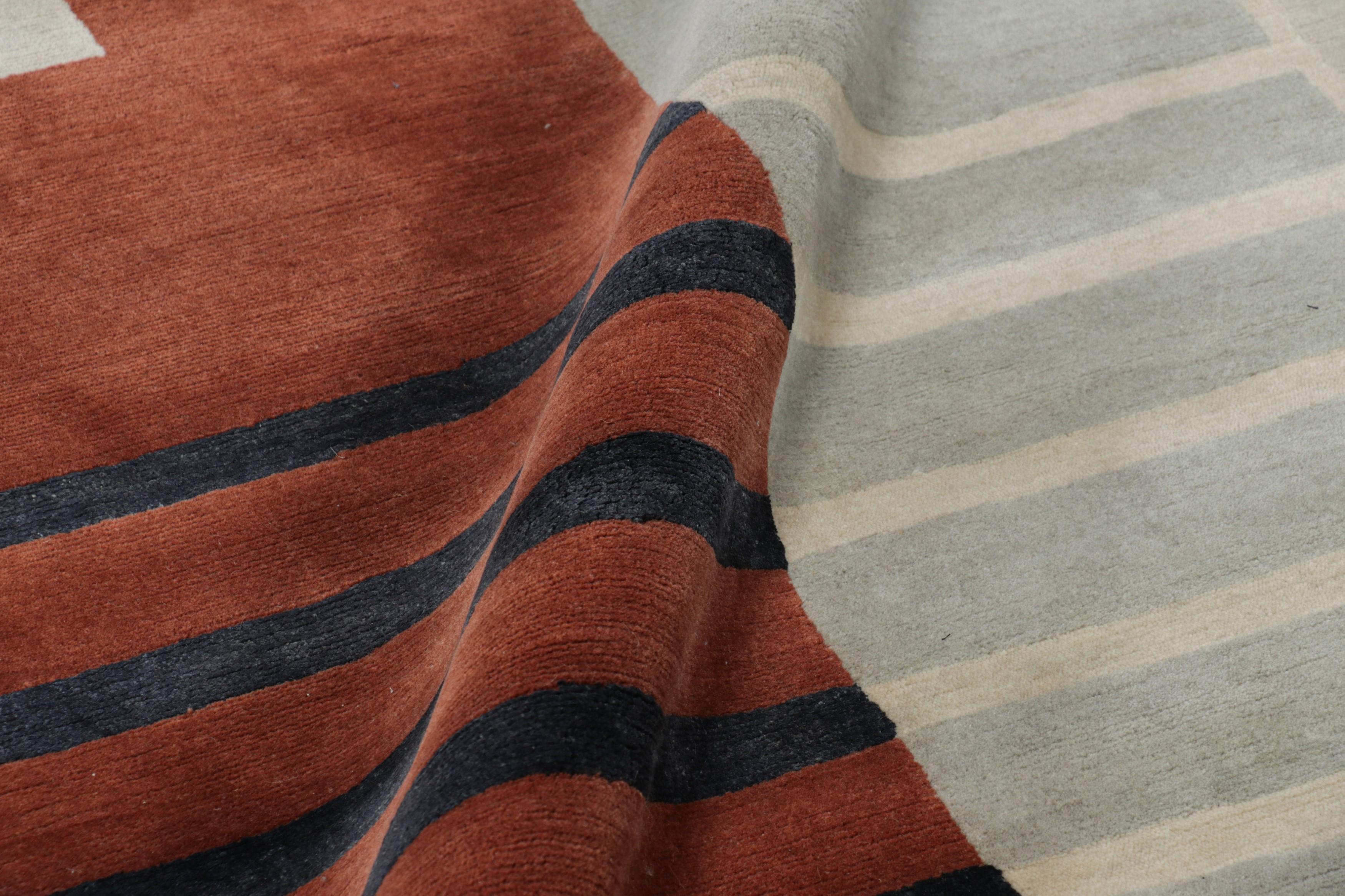 Rug & Kilims französischer Galerie-Teppich im Art-Déco-Stil mit grauen, geometrischen Mustern (21. Jahrhundert und zeitgenössisch) im Angebot