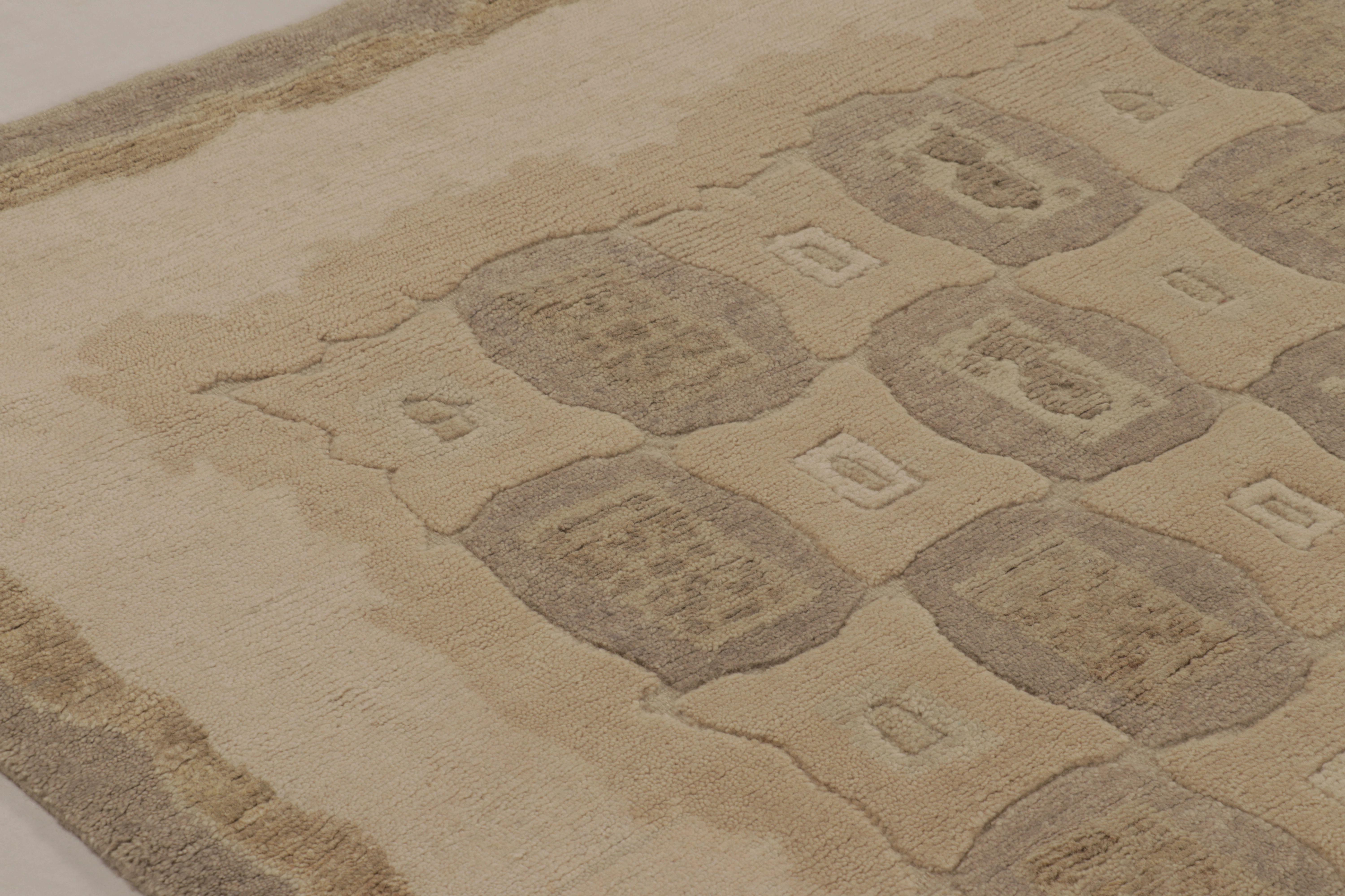 Dieser handgeknüpfte Teppich von Rug & Kilim im Format 12x15 aus einer Mischung aus Wolle, Jute, Seide und Baumwolle ist eine Neuheit in der Kollektion französischer Art-Déco-Teppiche - eine zeitgenössische Ode an den modernen Stil der 1920er Jahre