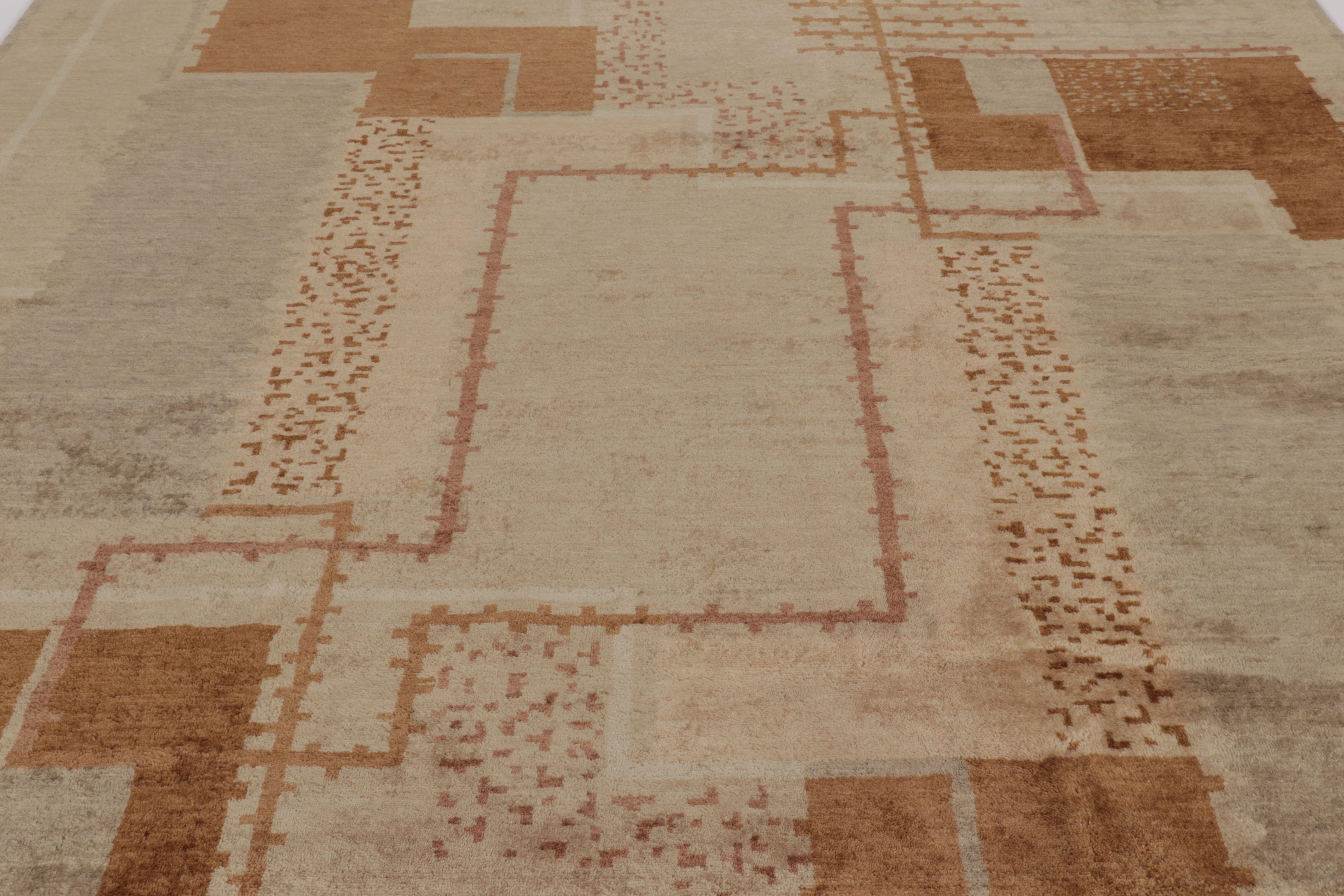 Rug & Kilims französischer Teppich im Art-Déco-Stil in Beige-Braun mit geometrischen Mustern (Handgeknüpft) im Angebot