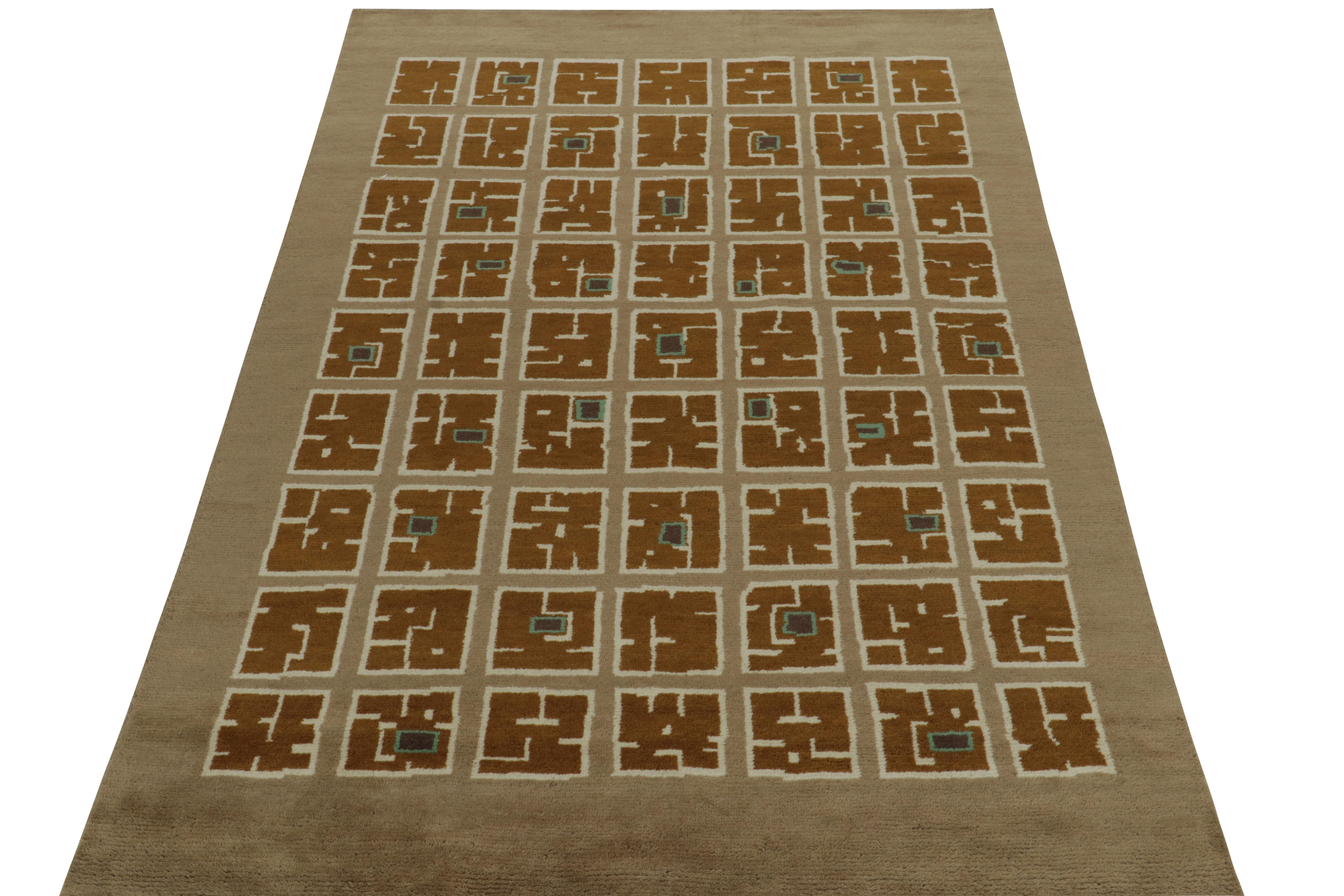 Art Déco Rug & Kilim è un tappeto in stile Art Deco francese di colore beige con motivi quadrati marroni in vendita