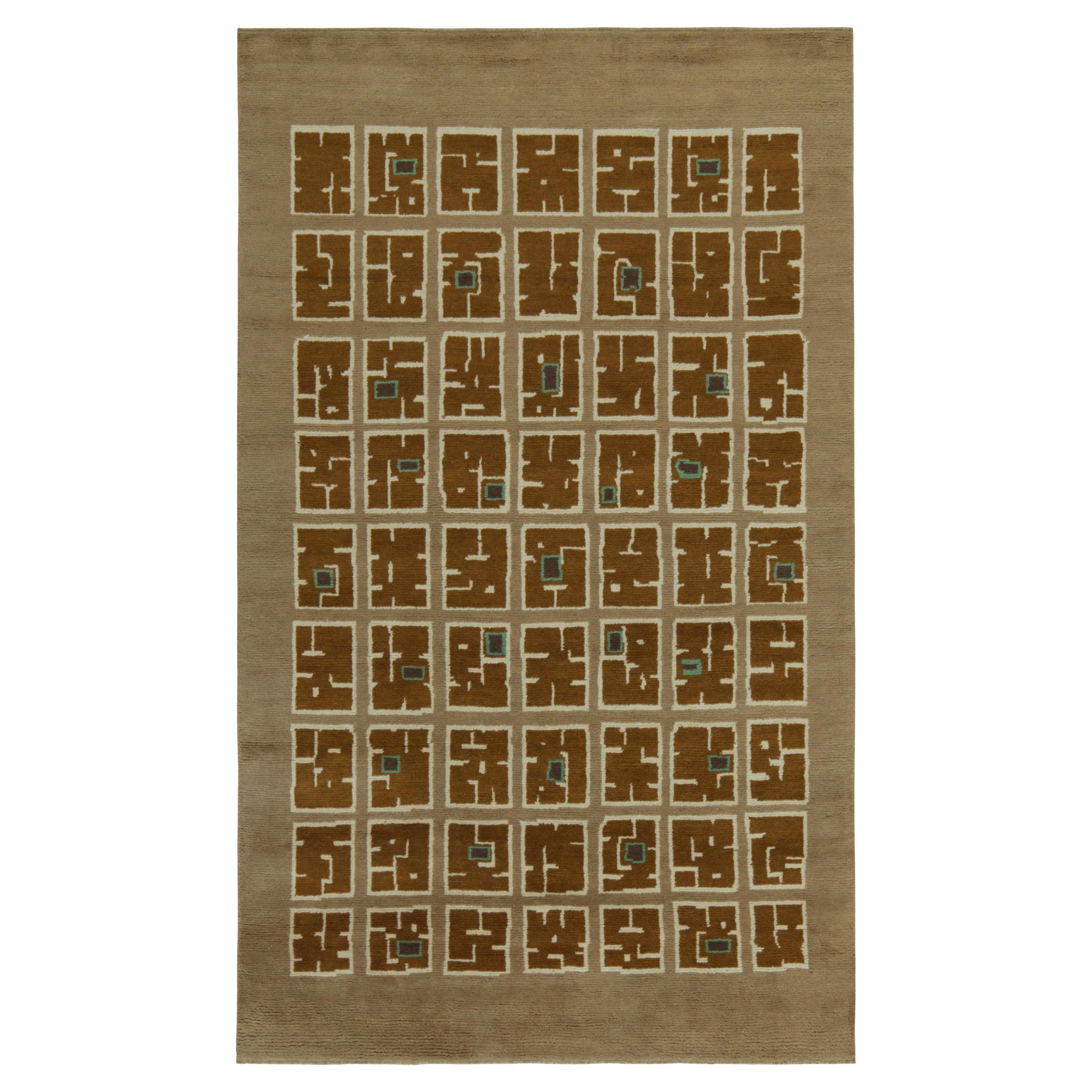 Rug & Kilim è un tappeto in stile Art Deco francese di colore beige con motivi quadrati marroni