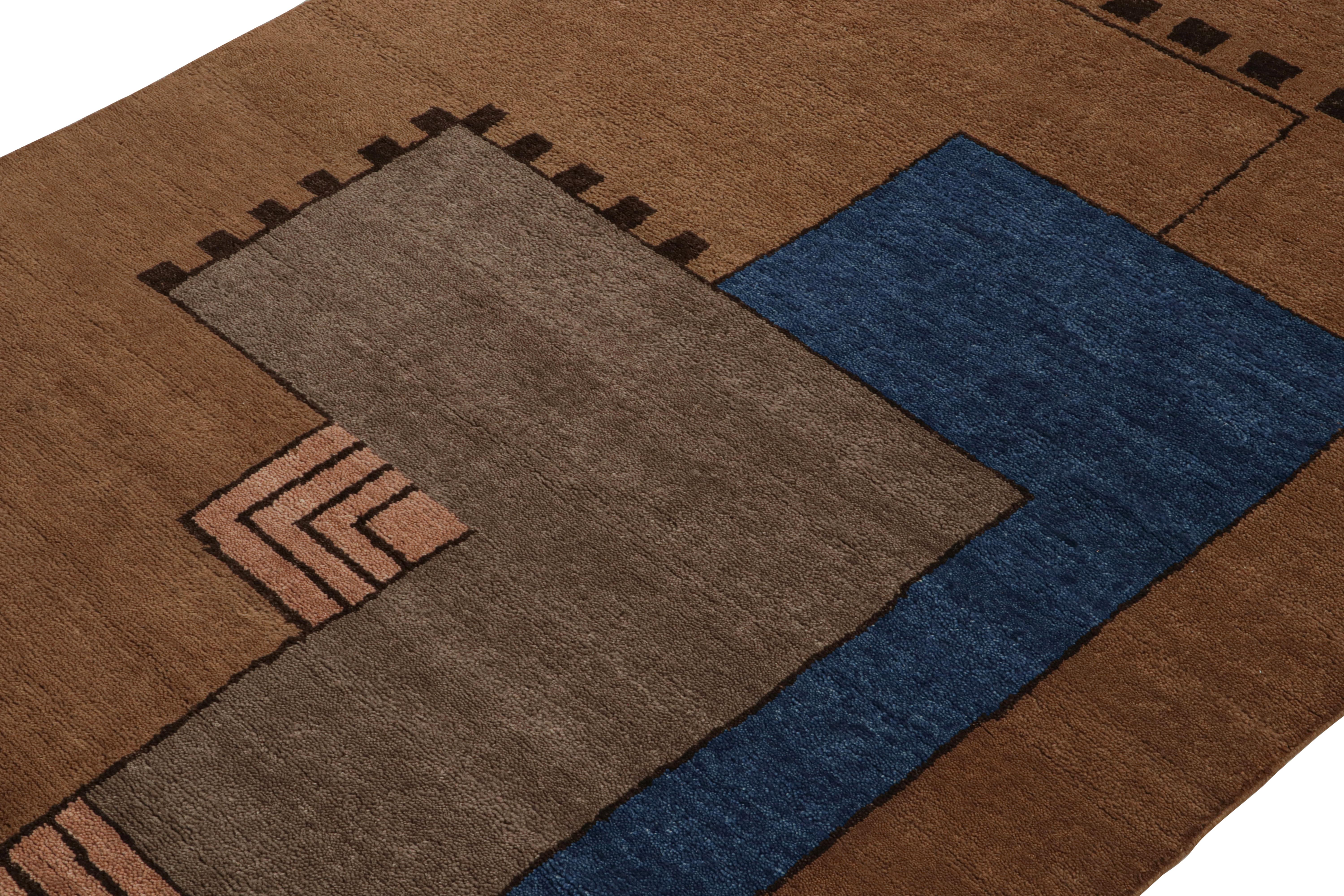 Indiano Tappeto in stile Art Deco francese di Rug & Kilim in marrone con motivi geometrici in vendita