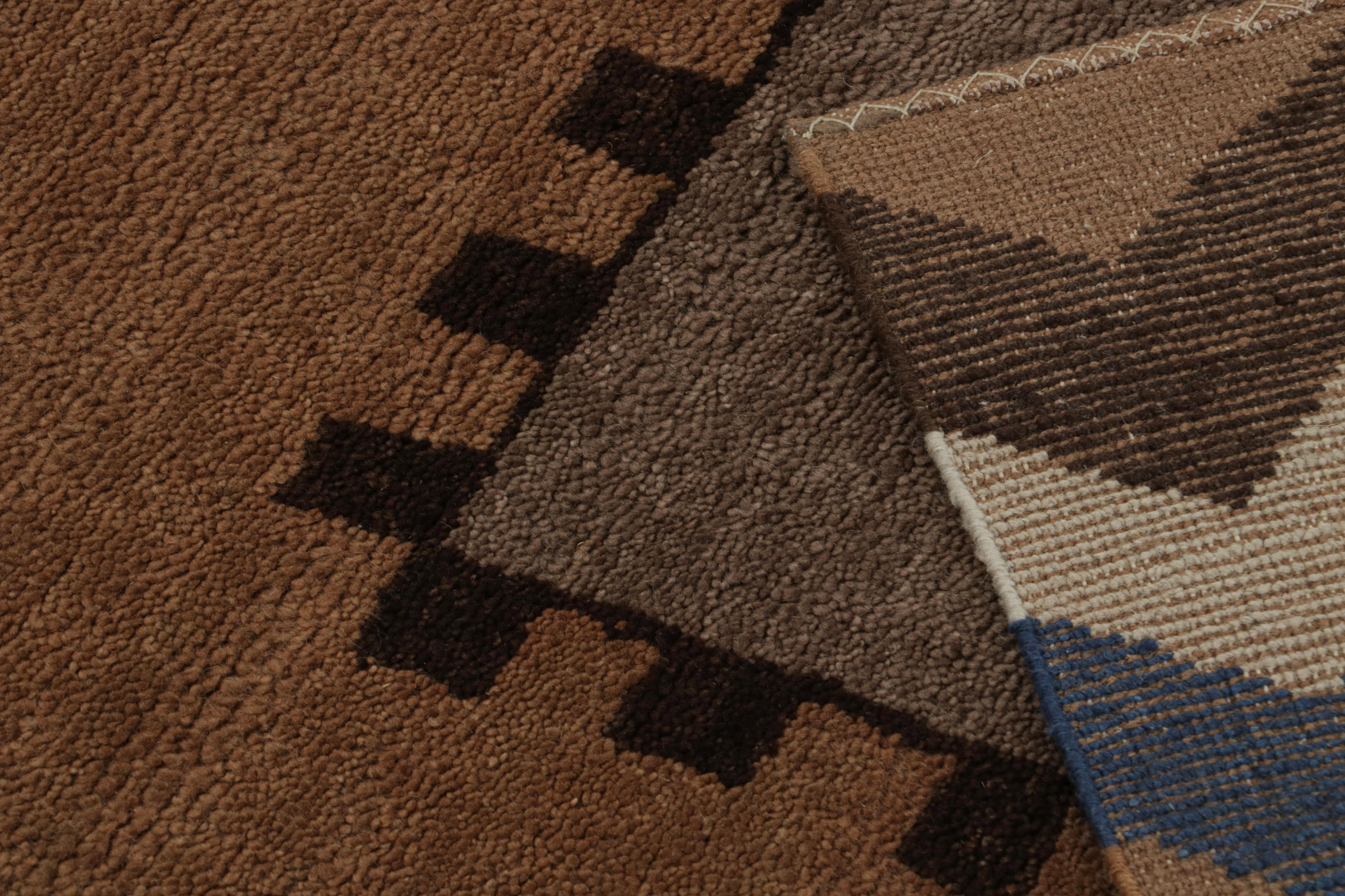 Laine Rug & Kilim's French Art Deco style rug in Brown with Geometric Patterns (tapis français de style Art déco à motifs géométriques) en vente