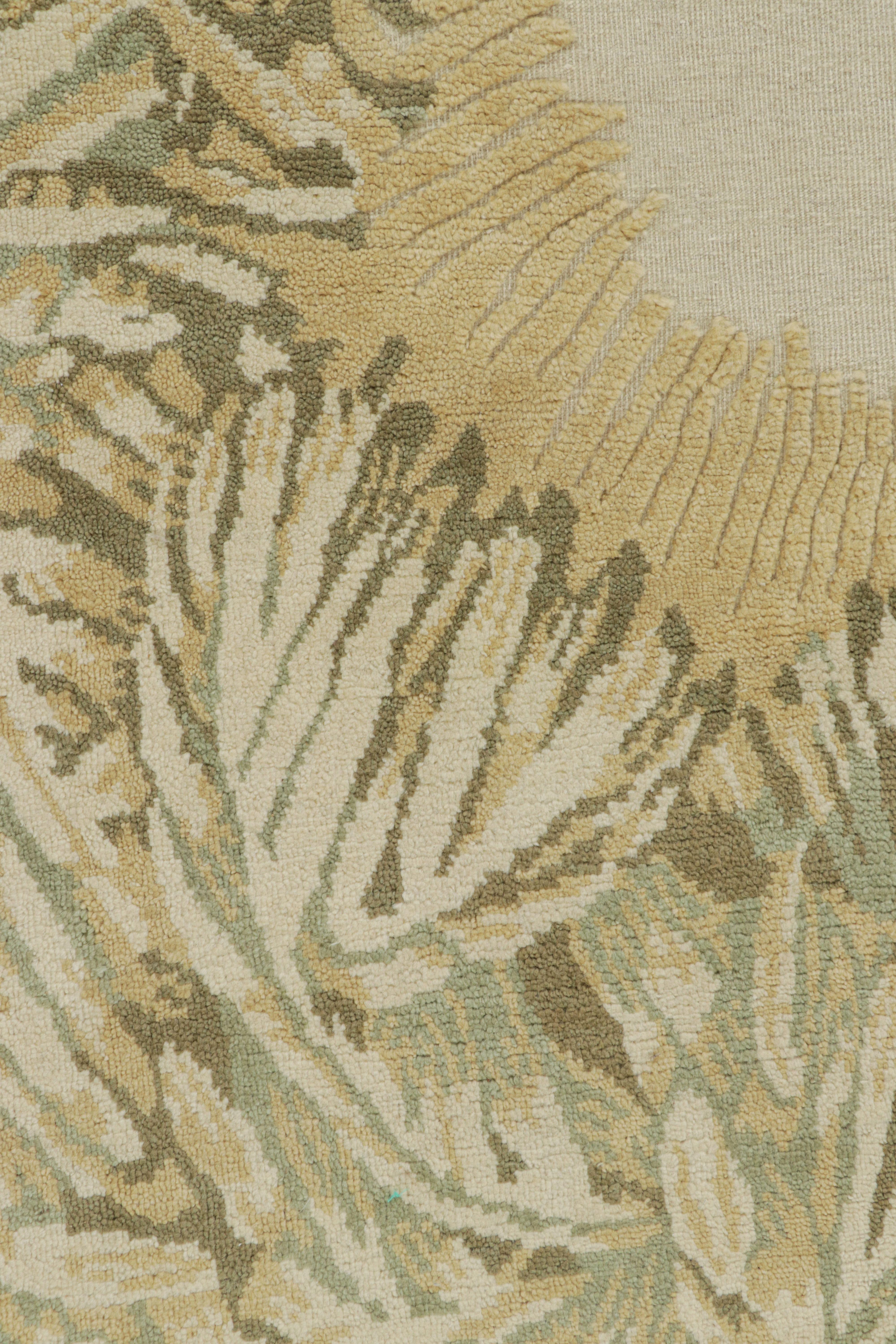 Alfombra francesa de estilo Art Déco Rug & Kilim con motivos florales en verde, crema y beige en Nuevo estado para la venta en Long Island City, NY