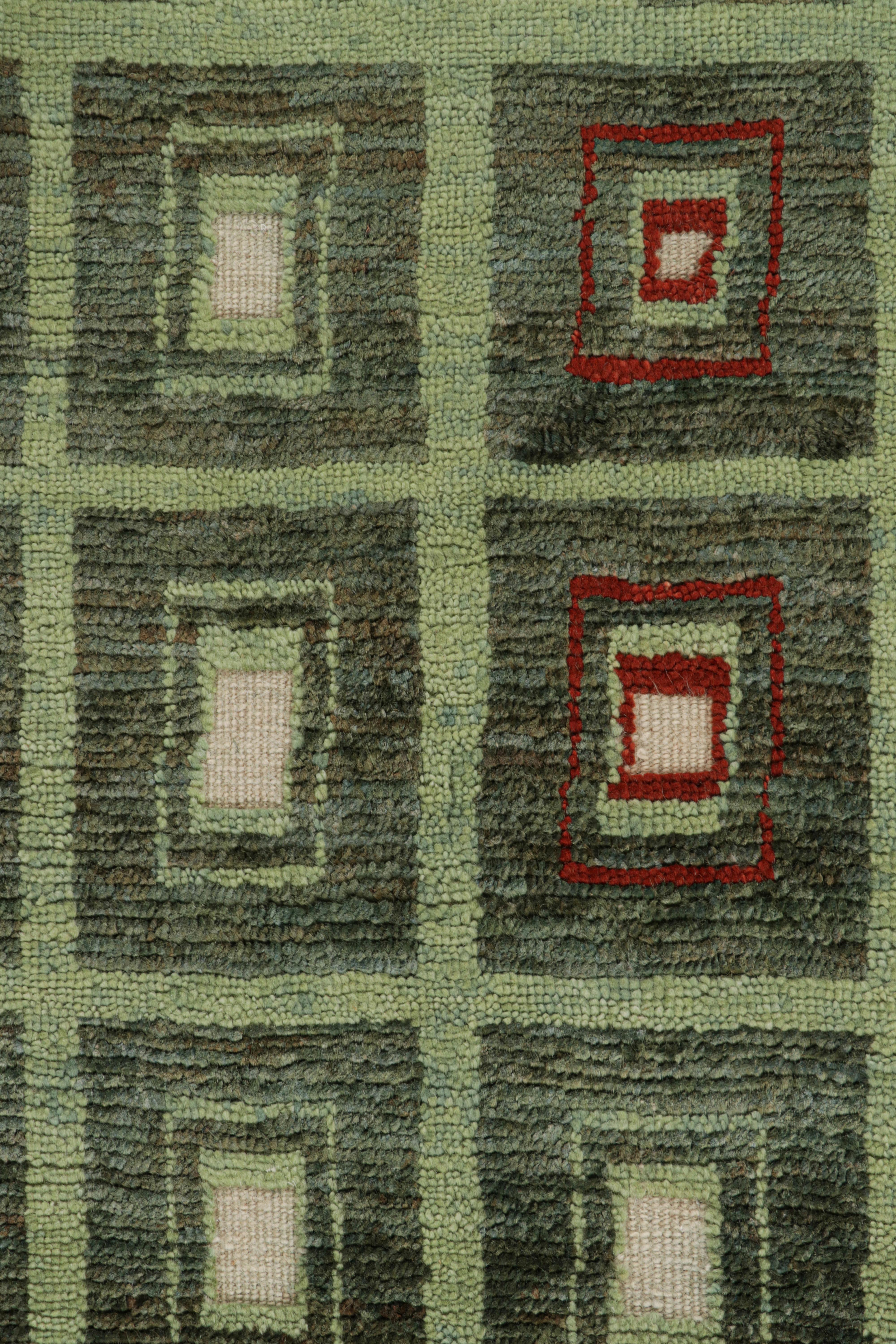 Moderno Rug & Kilim è un tappeto francese in stile Art Deco di colore verde con motivi geometrici in vendita