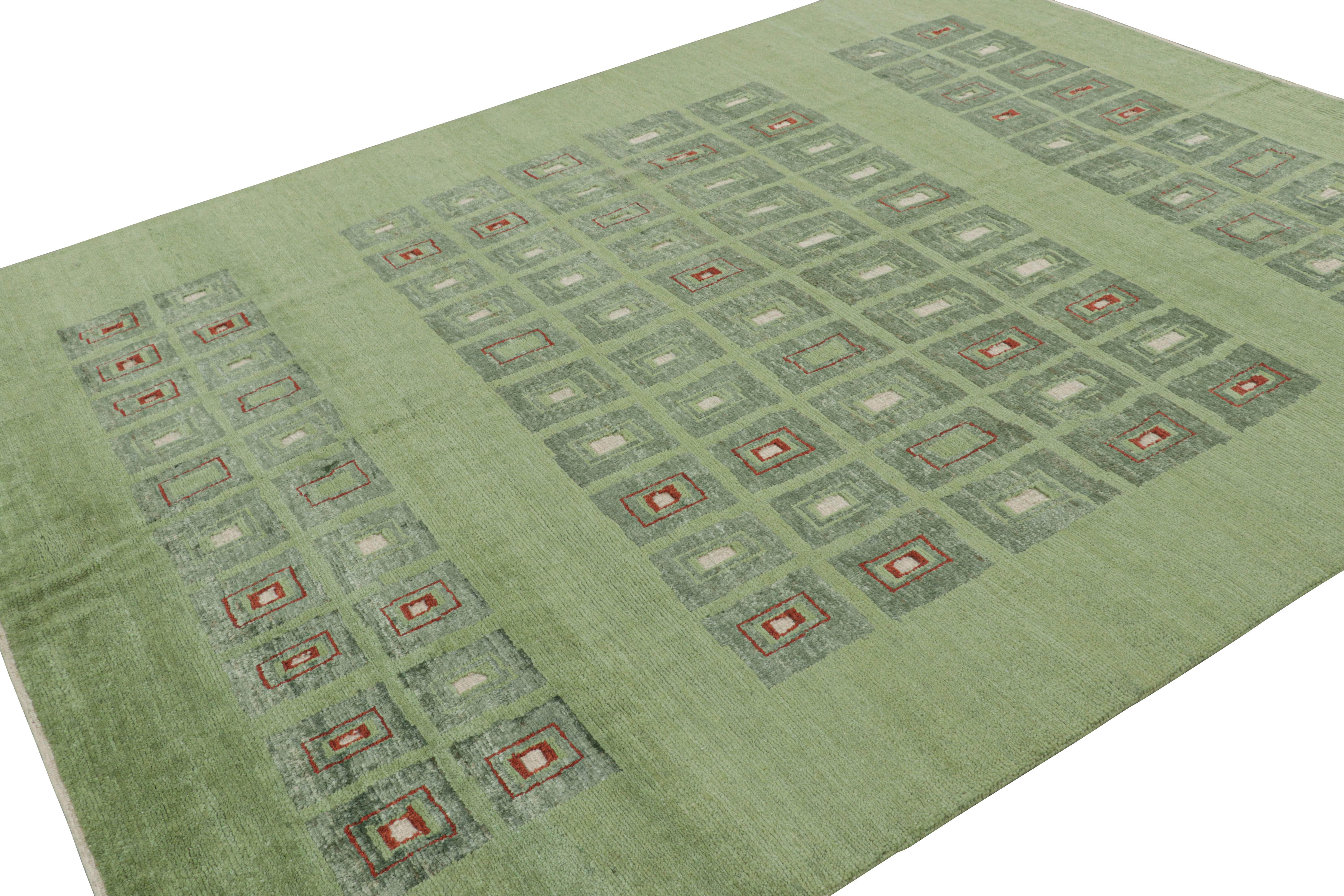 Annodato a mano Rug & Kilim è un tappeto francese in stile Art Deco di colore verde con motivi geometrici in vendita