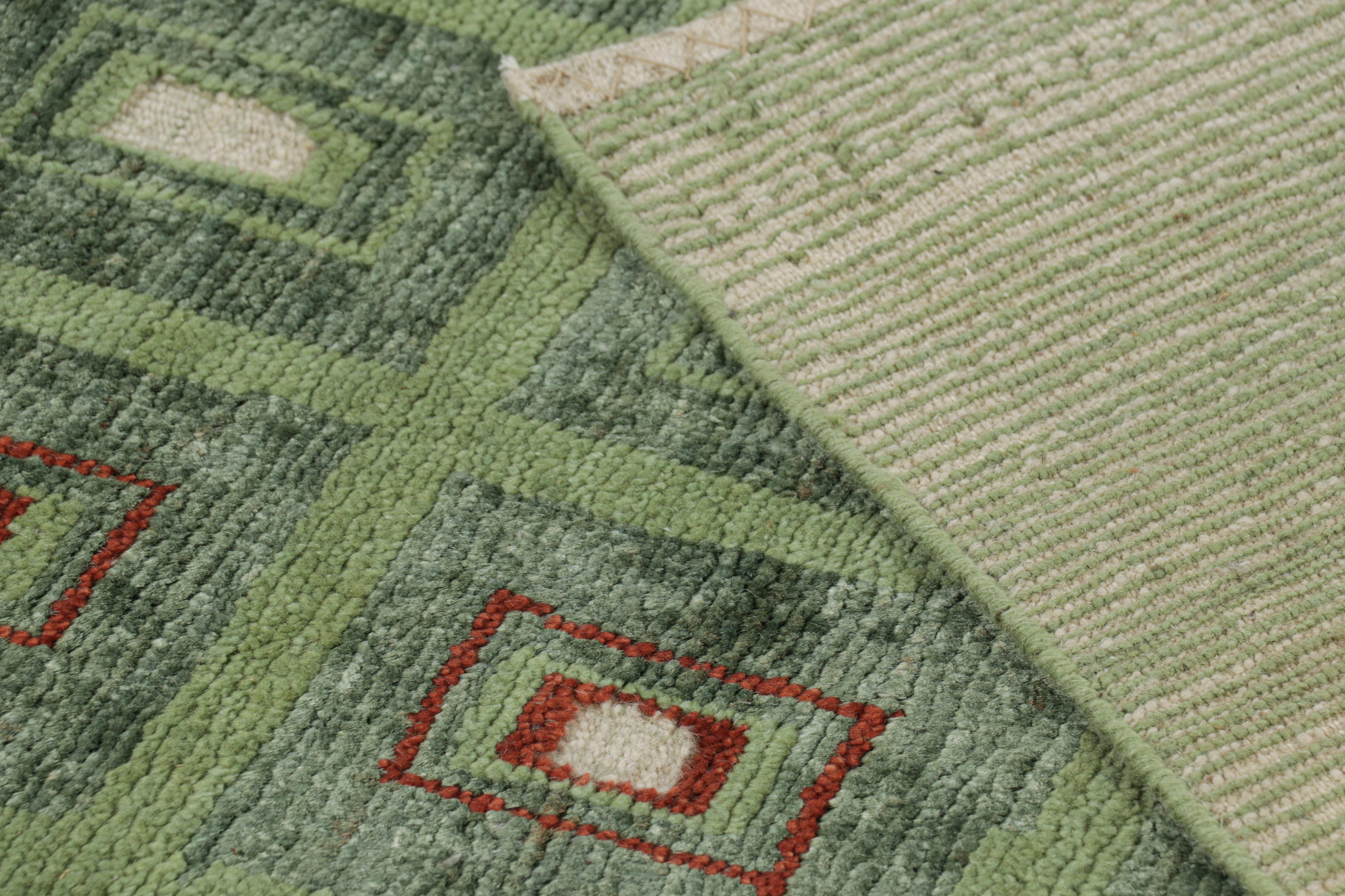 XXI secolo e contemporaneo Rug & Kilim è un tappeto francese in stile Art Deco di colore verde con motivi geometrici in vendita