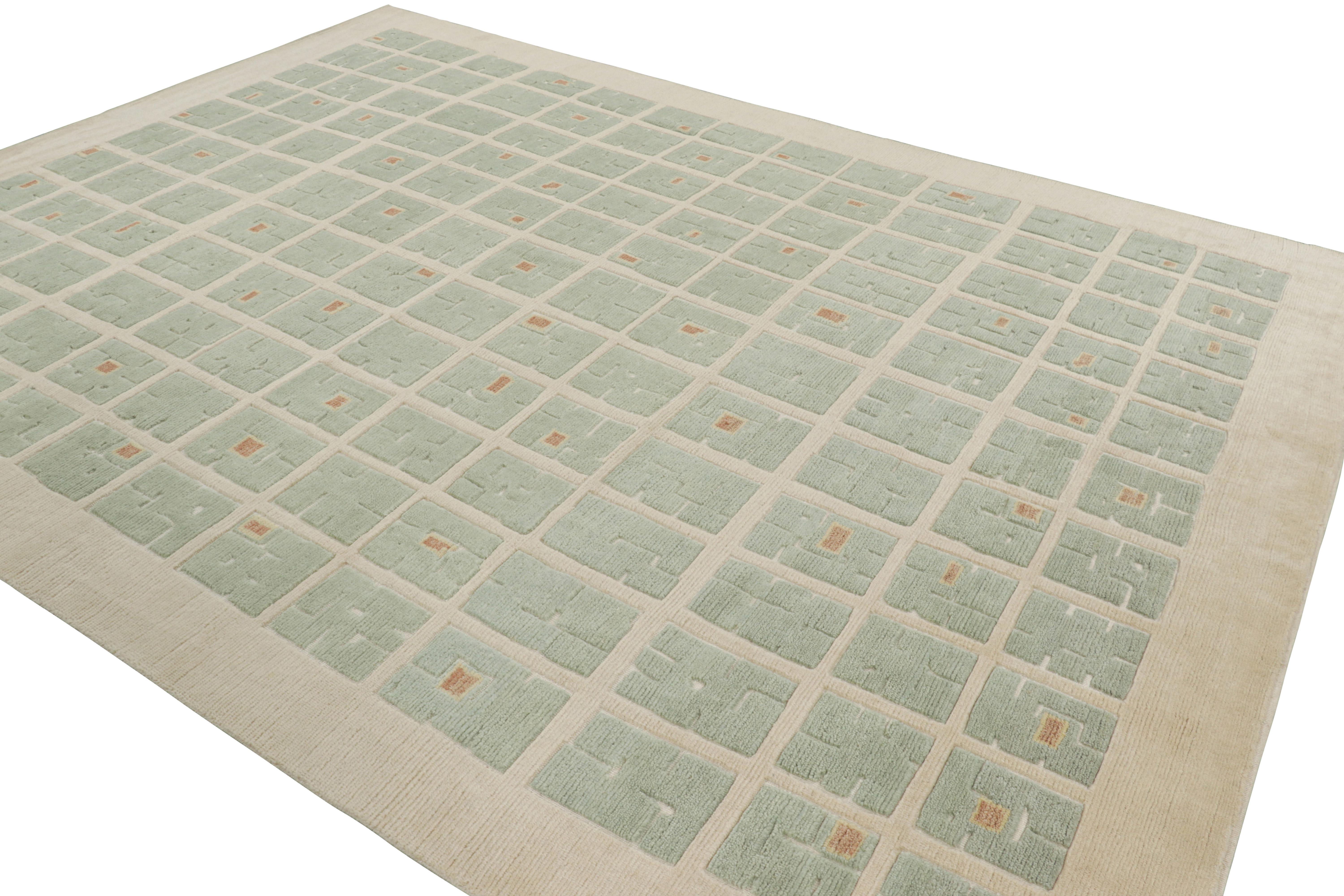 Annodato a mano Rug & Kilim è un tappeto francese in stile Art Deco con motivi geometrici in verde chiaro in vendita