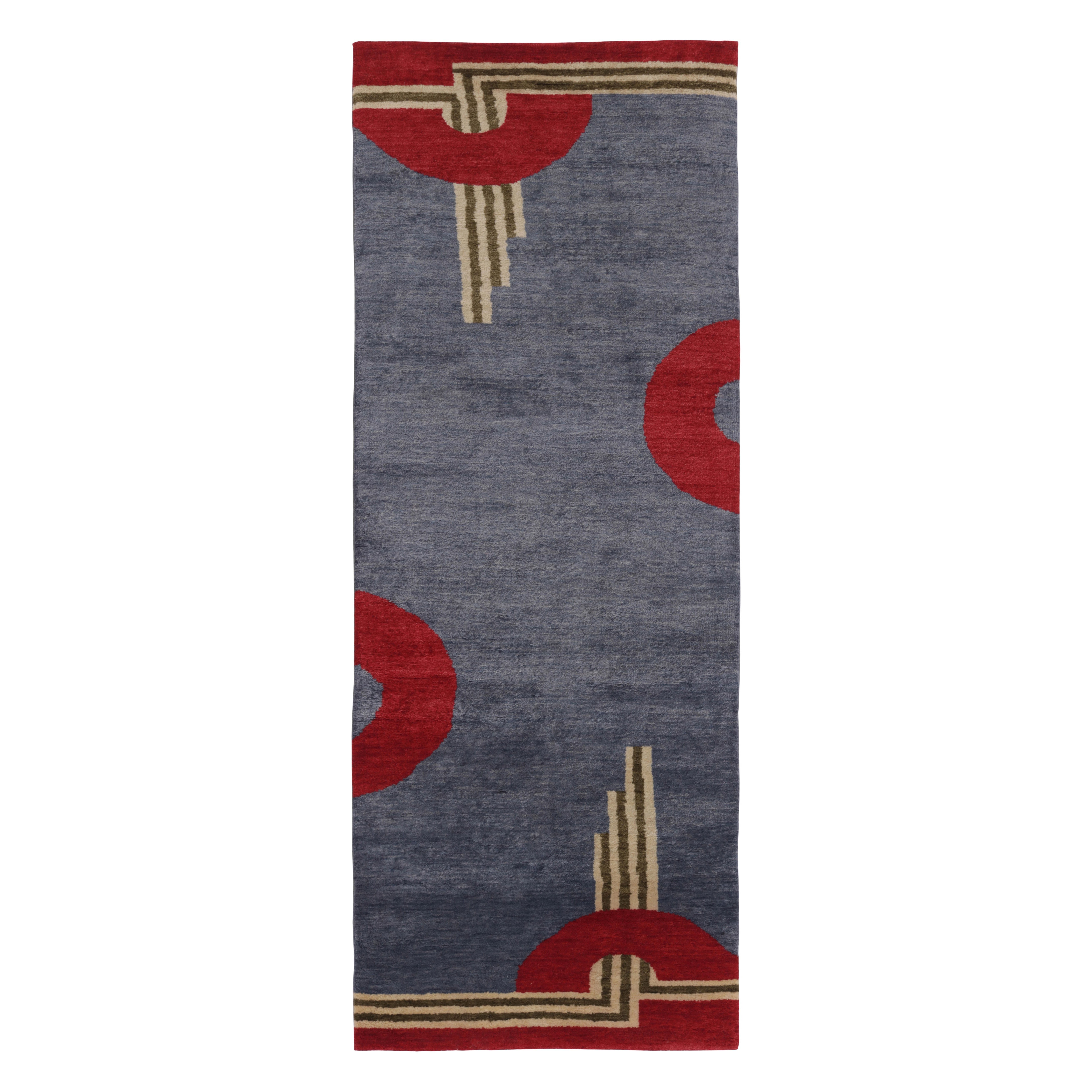 Rug 
Kilims französischer Läufer im Art-Déco-Stil in Grau mit roten, geometrischen Mustern im Angebot