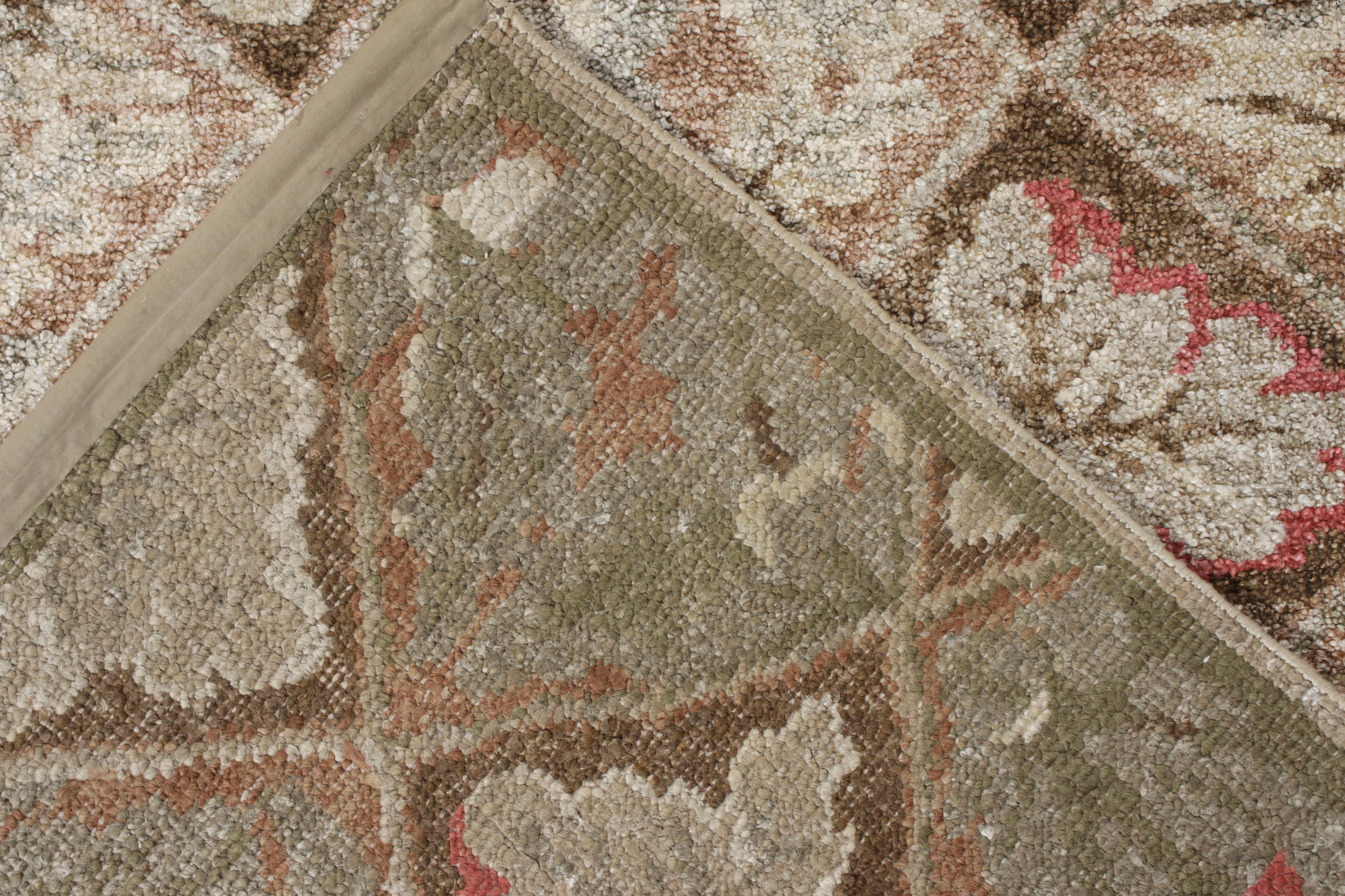Rug & Kilim - Runner francese in stile Aubusson con motivo floreale verde e beige-marrone In condizioni Nuovo in vendita a Long Island City, NY