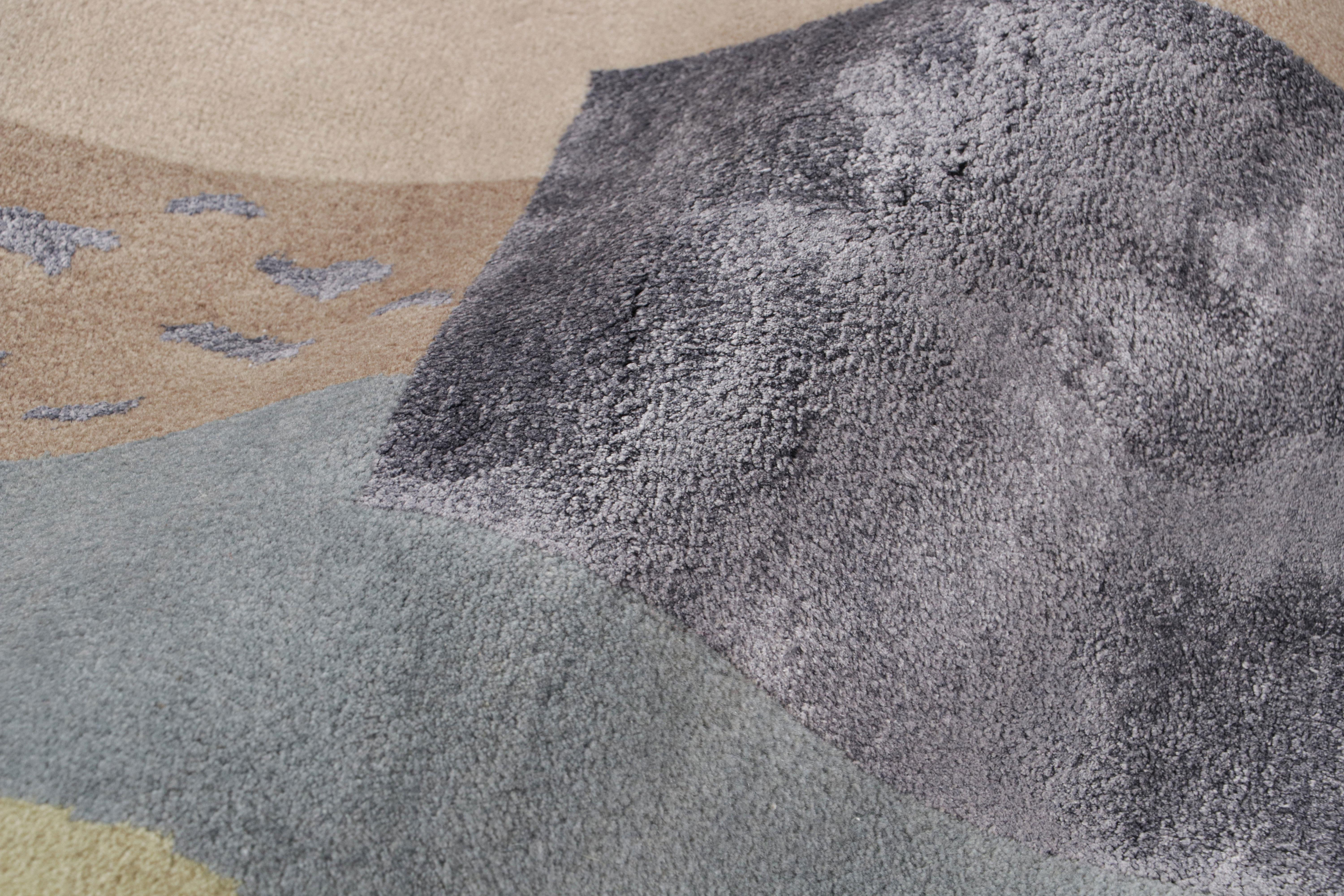 Rug & Kilim’s French Deco Style Rug In Green, Gray And Beige Pattern In New Condition For Sale In Long Island City, NY