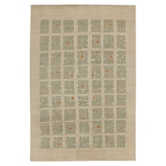 Rug & Kilim's French Style Deco Teppich in Beige und Grün mit quadratischem Hoch-Tief-Muster