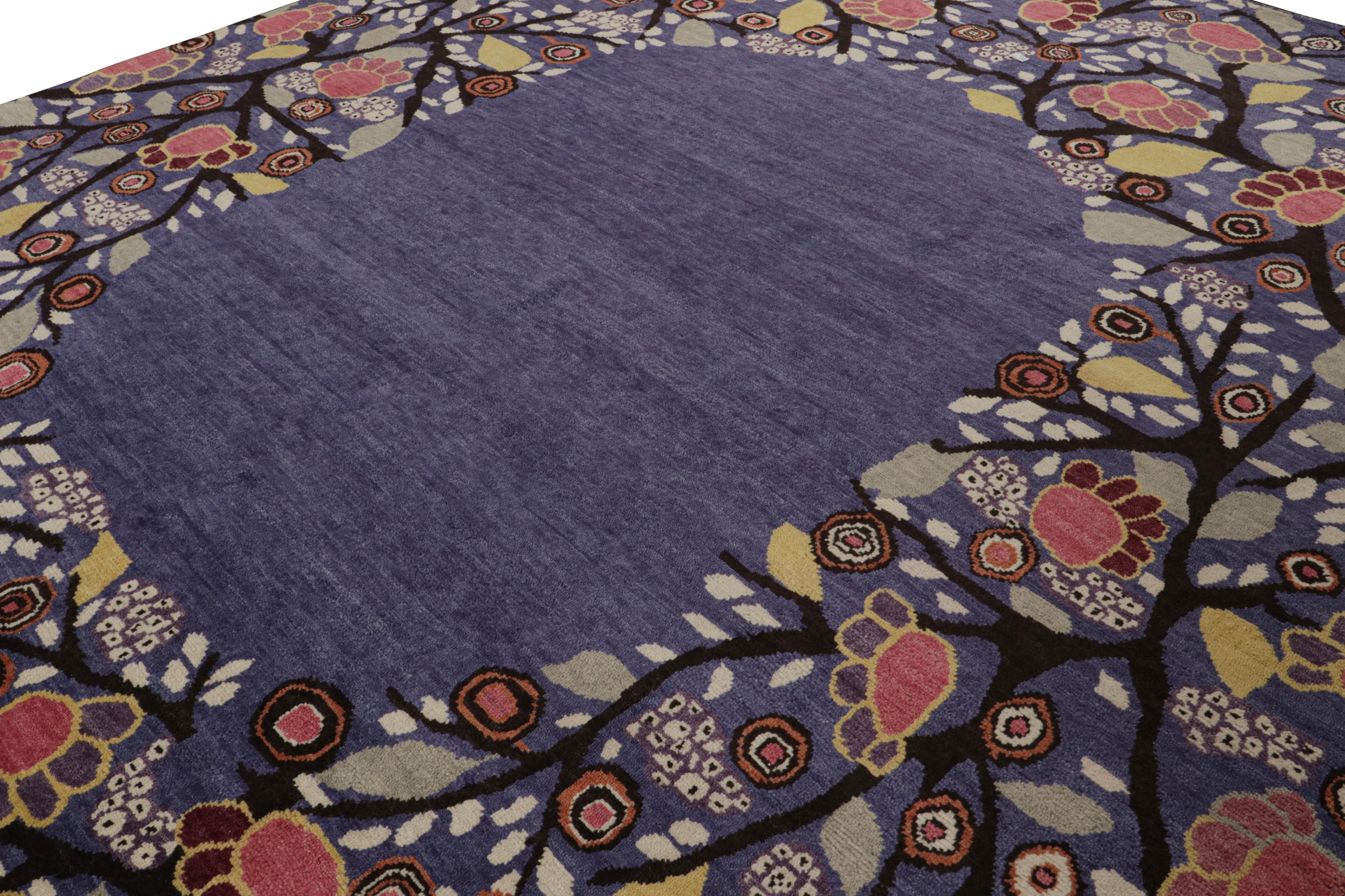Noué à la main Rug & Kilim's French Style Art Deco rug in Blue with Floral Patterns Open Fields (tapis Art déco de style français avec motifs floraux) en vente