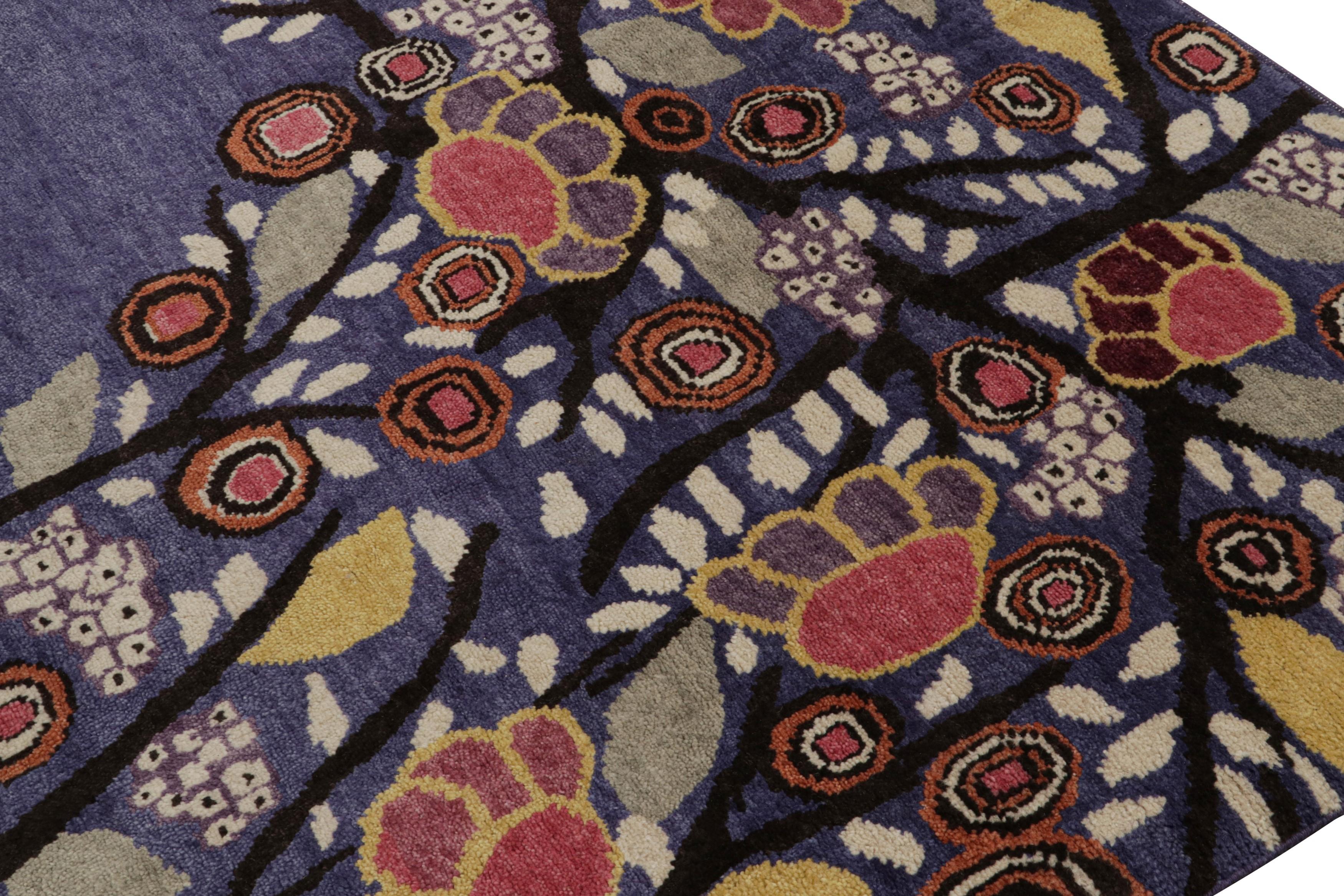 Rug & Kilim's French Style Art Deco rug in Blue with Floral Patterns Open Fields (tapis Art déco de style français avec motifs floraux) Neuf - En vente à Long Island City, NY