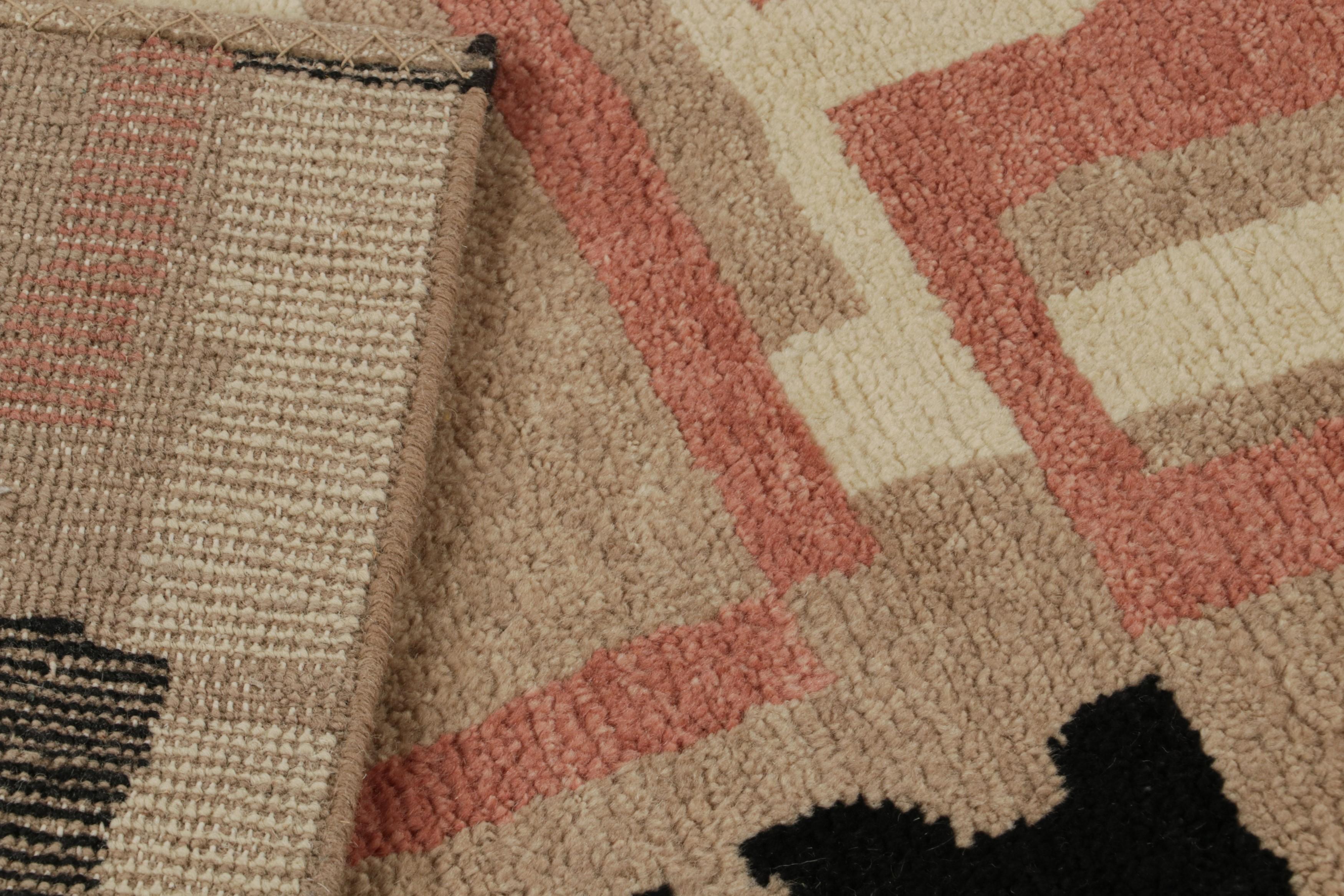 Laine Rug & Kilim's French Style Art Deco rug in Brown, Red, White & Black Patterns (tapis de style français Art déco à motifs bruns, rouges, blancs et noirs) en vente