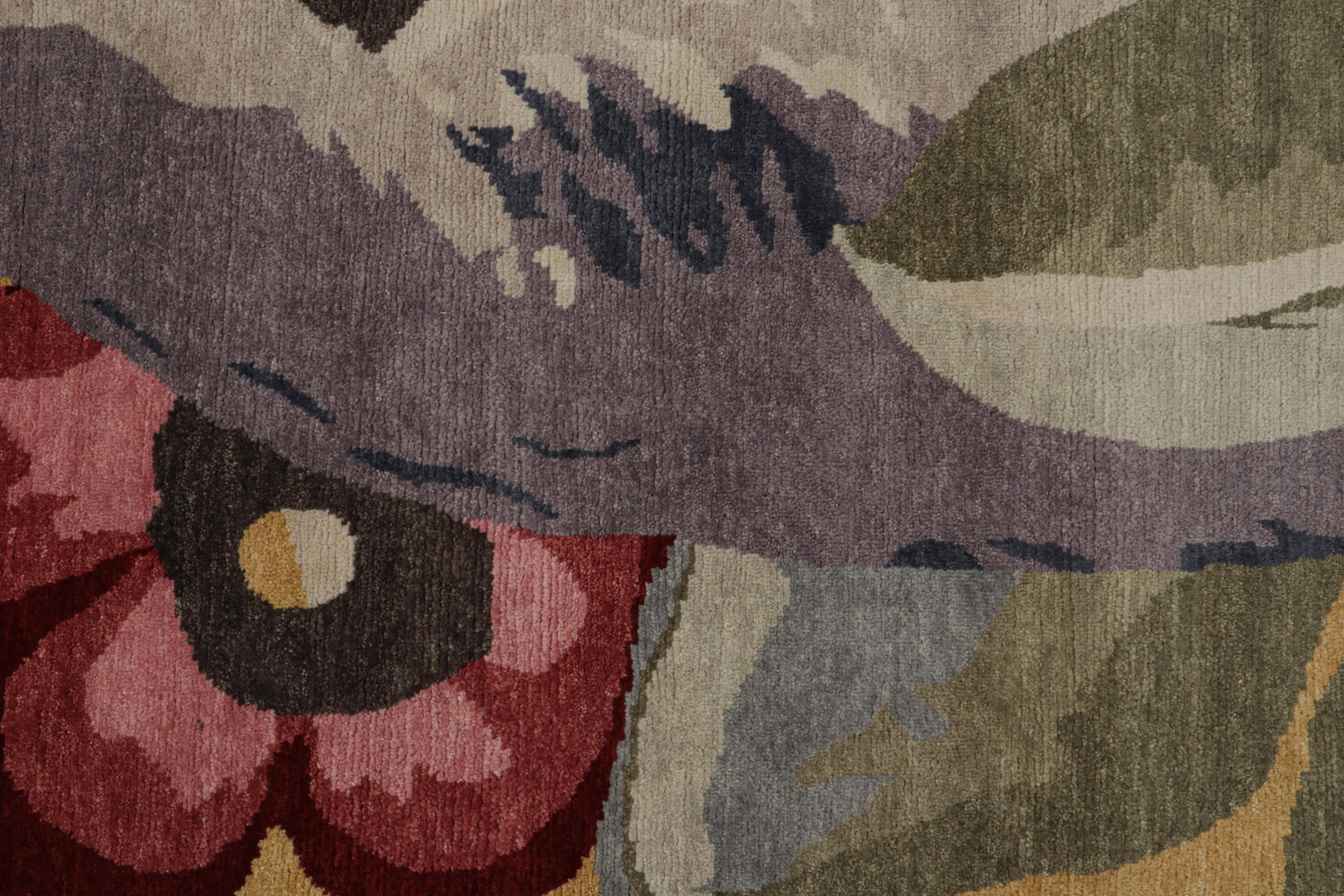 Indien Rug & Kilim's French Style Art Deco rug in Polychromatic Floral Patterns (tapis Art déco de style français à motifs floraux polychromes) en vente