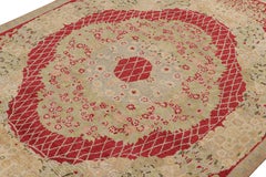 Rug & Kilims französischer Art-Déco-Teppich mit roten, grünen, goldenen und blauen Mustern