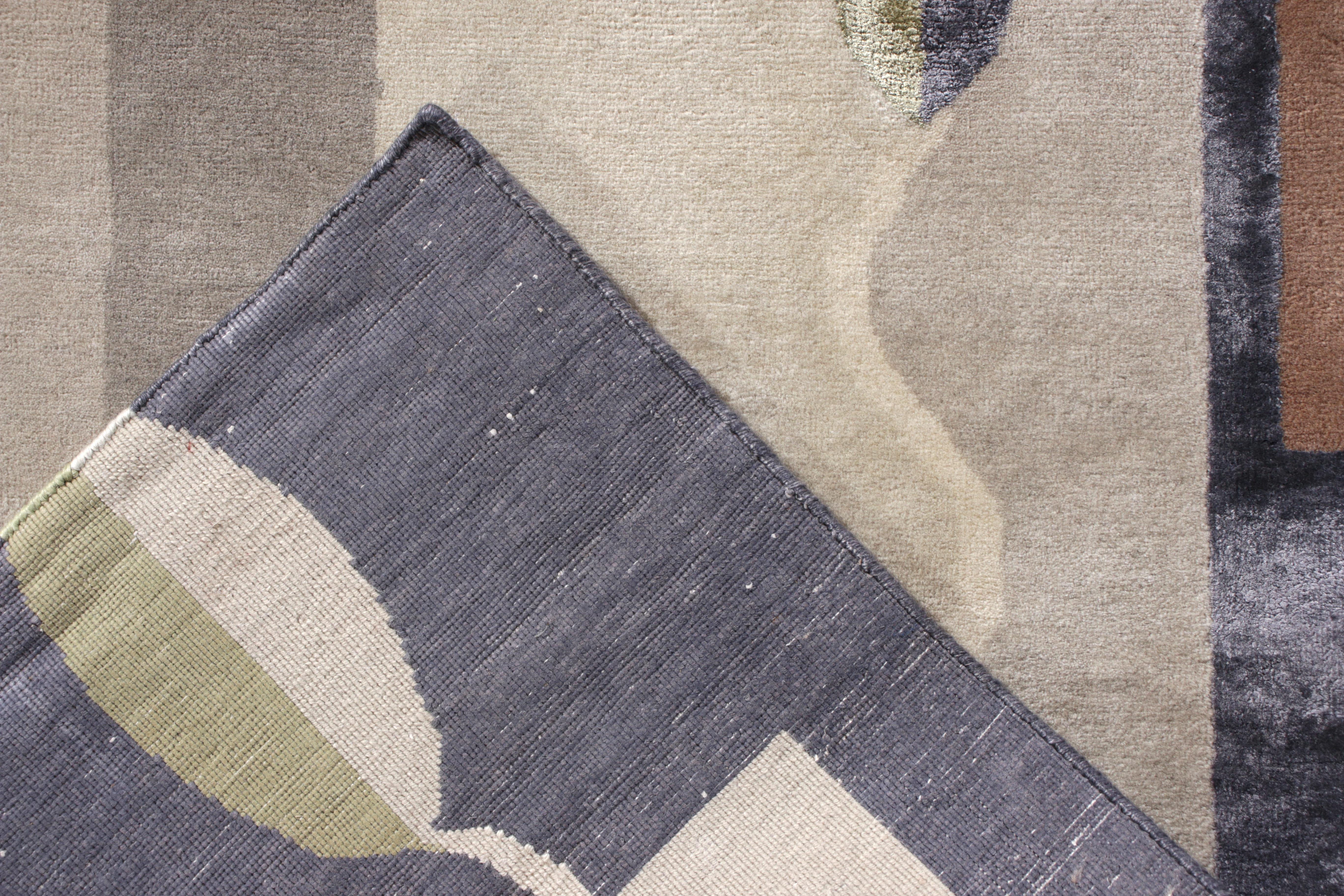 Rug & Kilim's French Style Art Deco Teppich in Silber-Grau und Braun Geometrisches Muster (Handgeknüpft) im Angebot