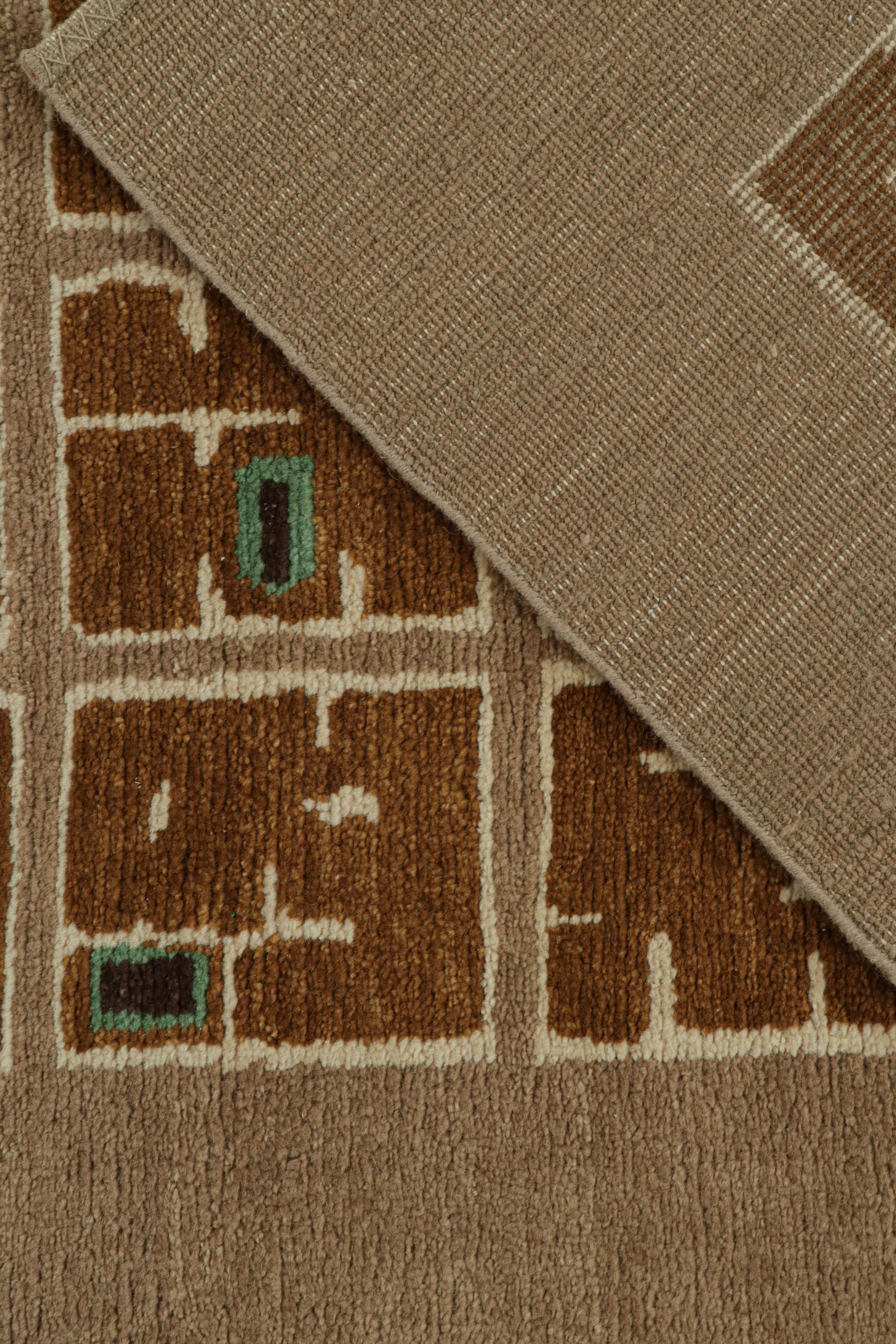 Rug & Kilim's French Style Art Deco Teppich in Brauntönen mit Mustern (21. Jahrhundert und zeitgenössisch) im Angebot