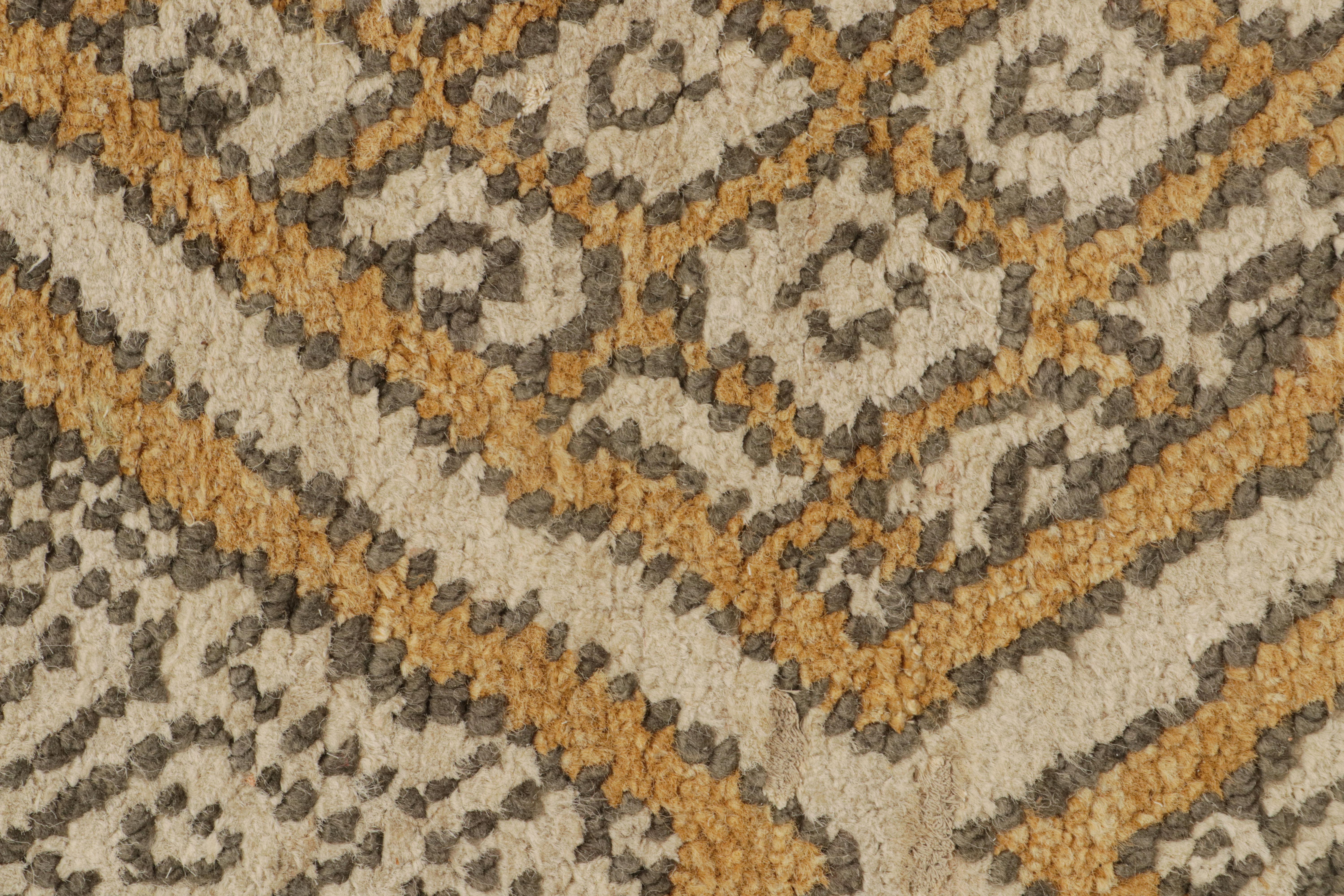 Rug & Kilim’s Geometric Moroccan Style Rug in Gold and Beige In New Condition For Sale In Long Island City, NY